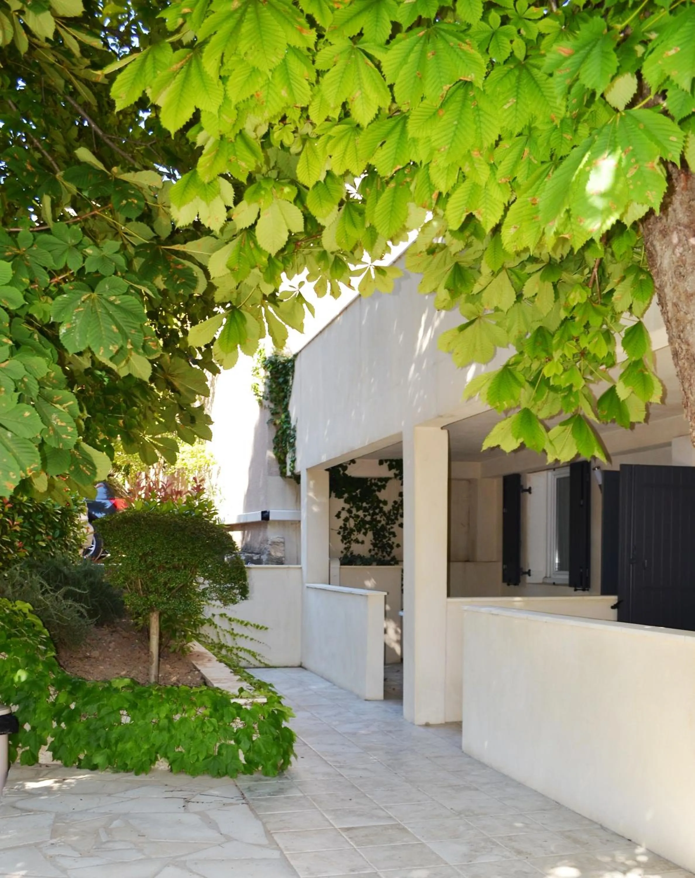 Patio in Hôtel Spa Les Alpes