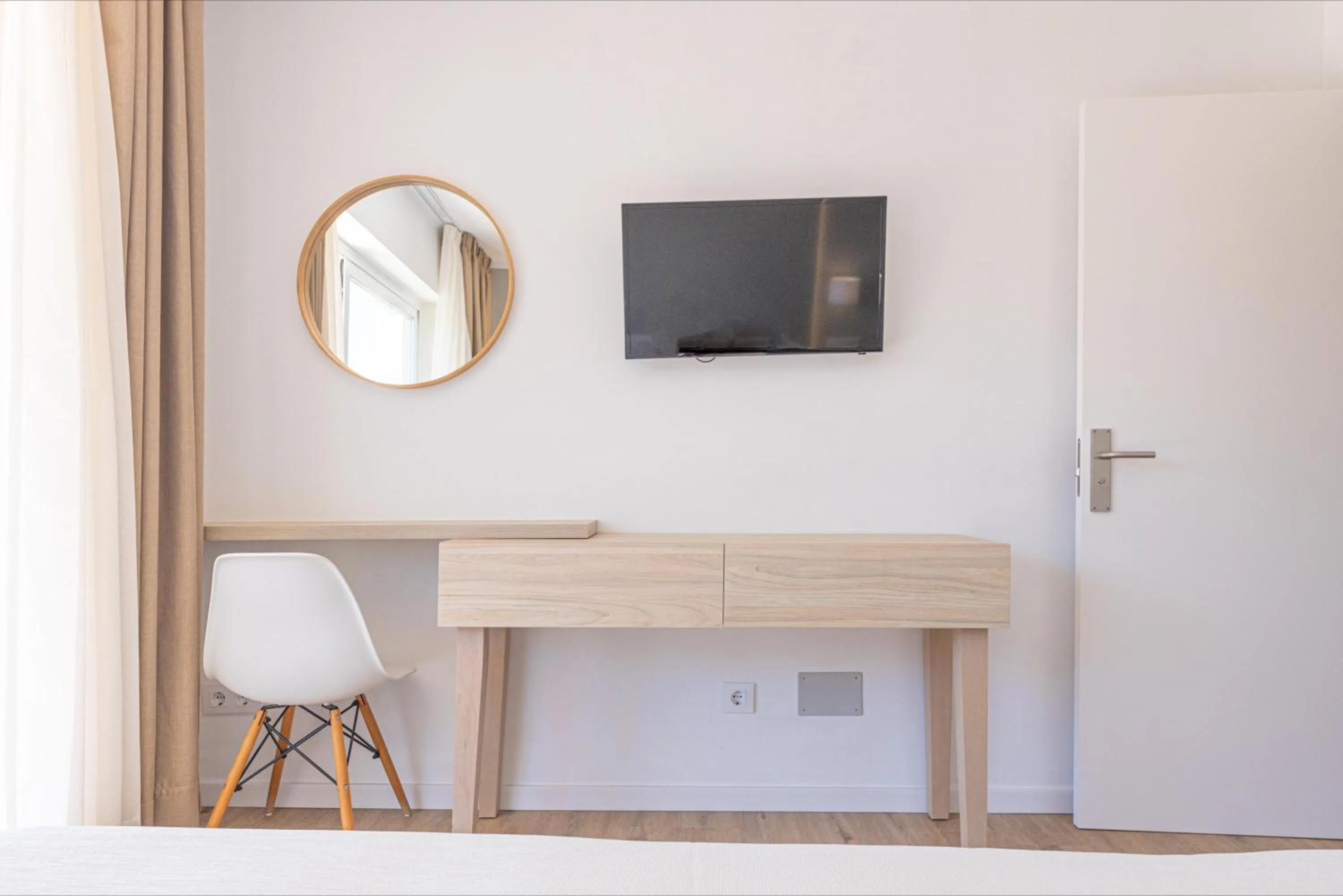 TV and multimedia in Martinez Apartments