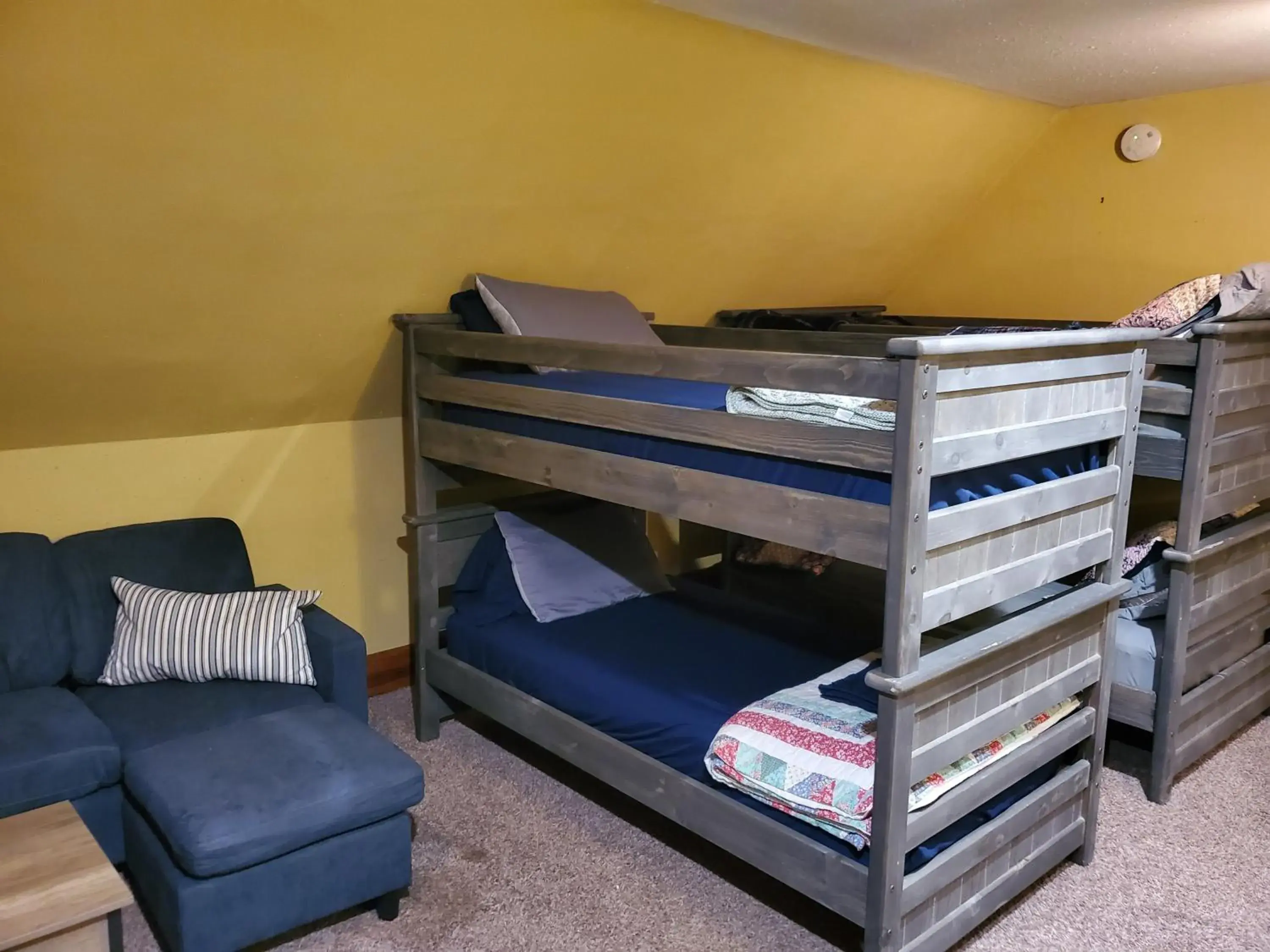 Quadruple Room with Shared Bathroom in Historic Victorian Inn Quadruple Room with Shared Bathroom in Historic Victorian Inn