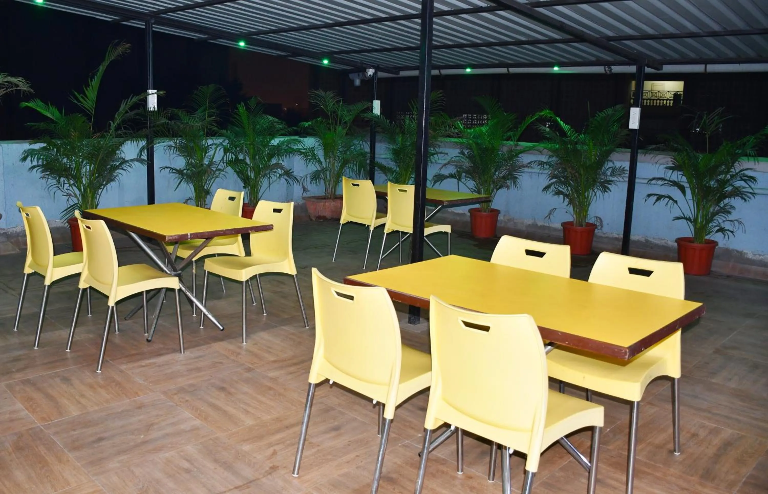 Restaurant/places to eat in Megh Residency Navi Mumbai
