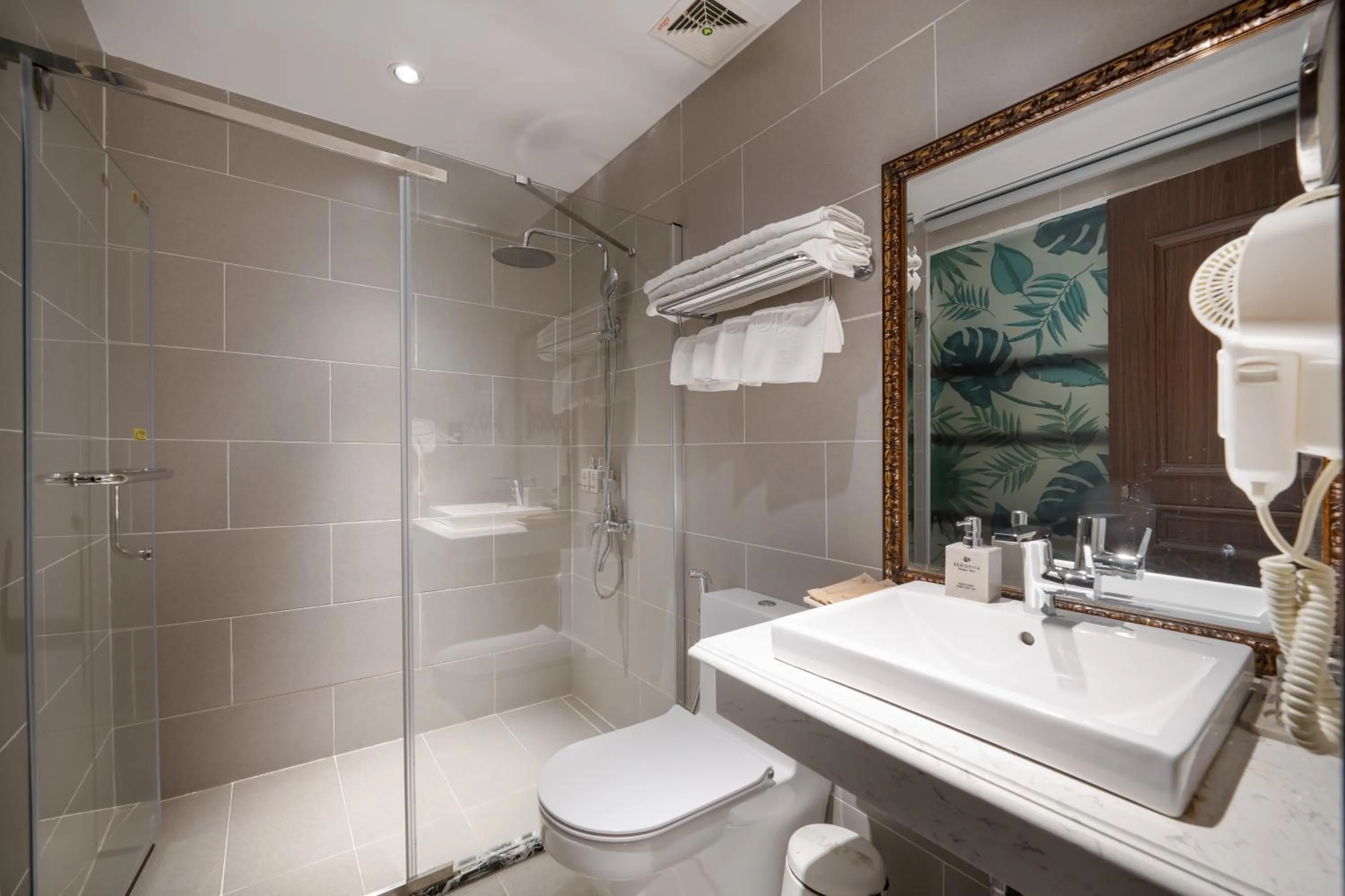 Shower in Señorita Boutique Hotel