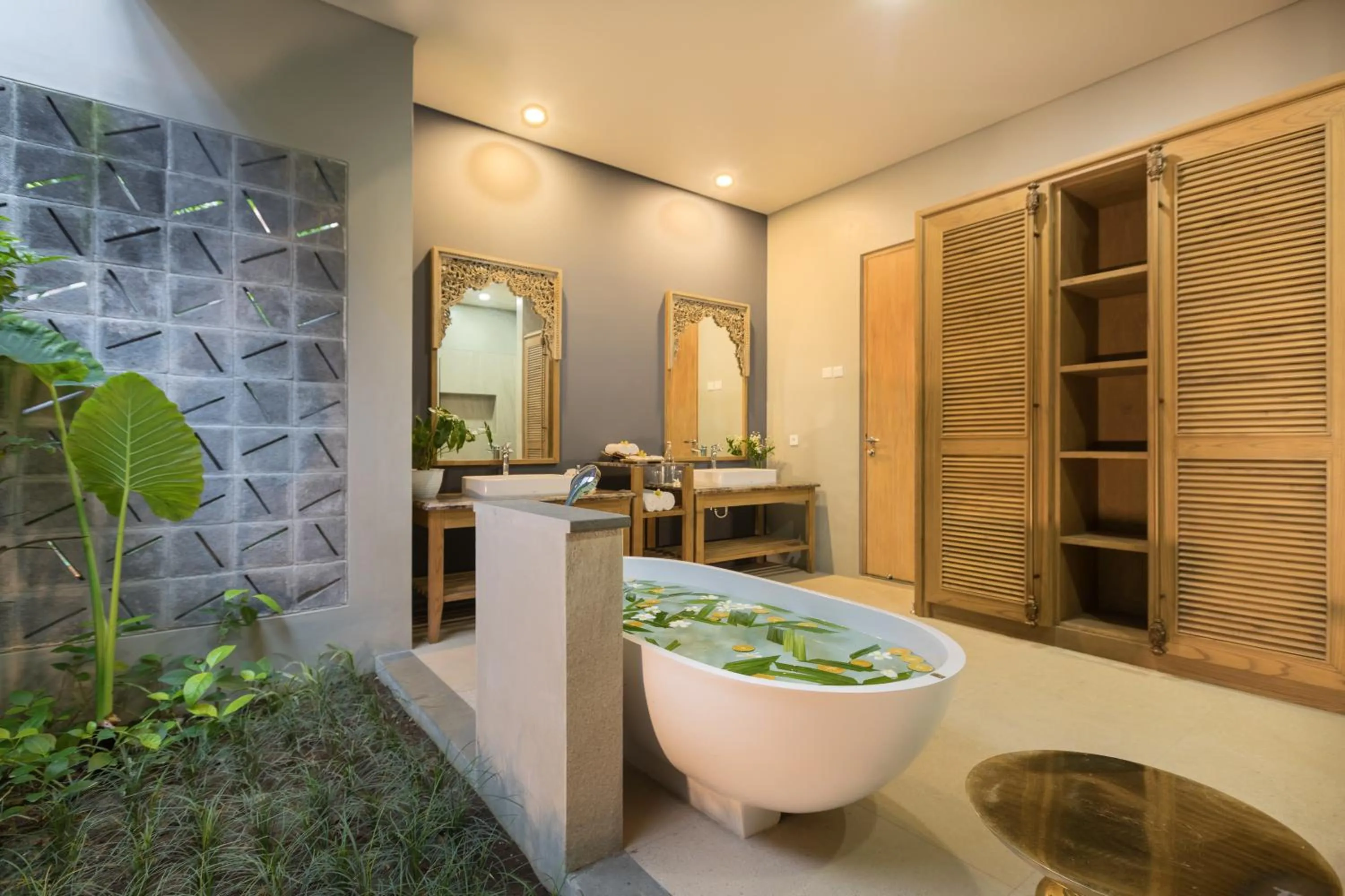 Bathroom in Villa Daun Canggu by Premier Hospitality Asia
