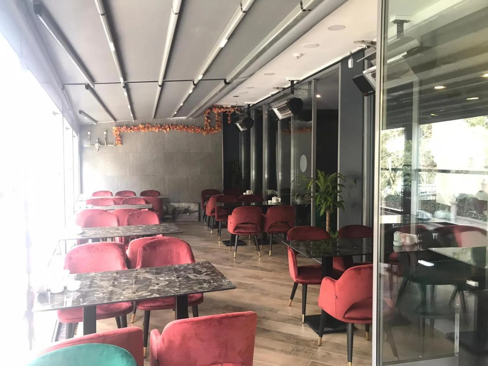 Restaurant/places to eat in Hotel Boursier 2 & Spa