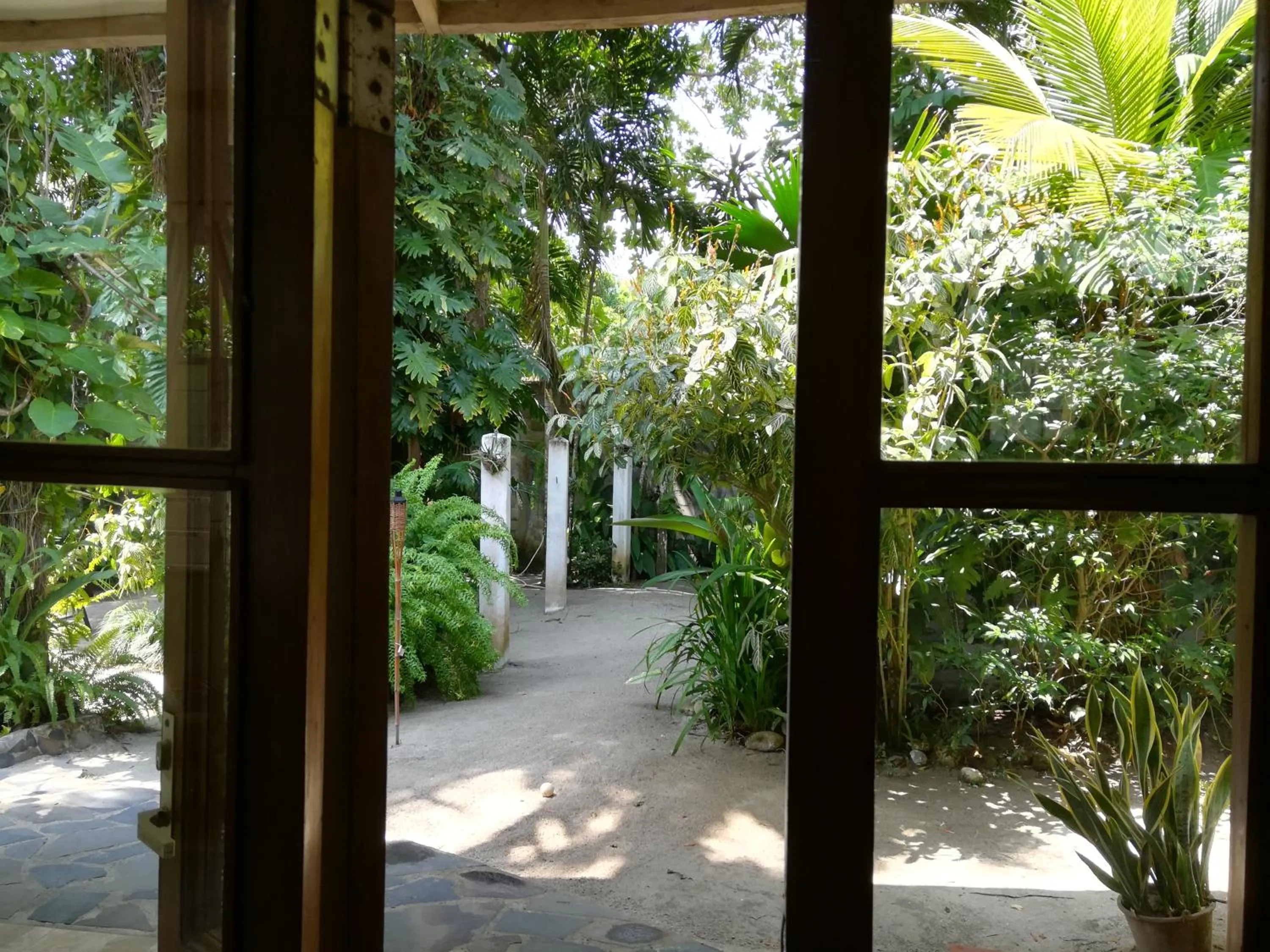 Garden view in Togo B&B Farallon