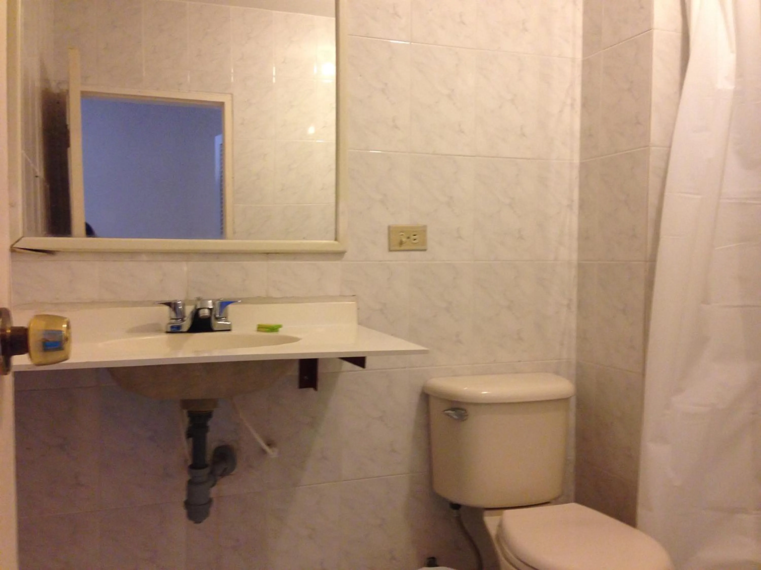 Bathroom in Hotel Betoma