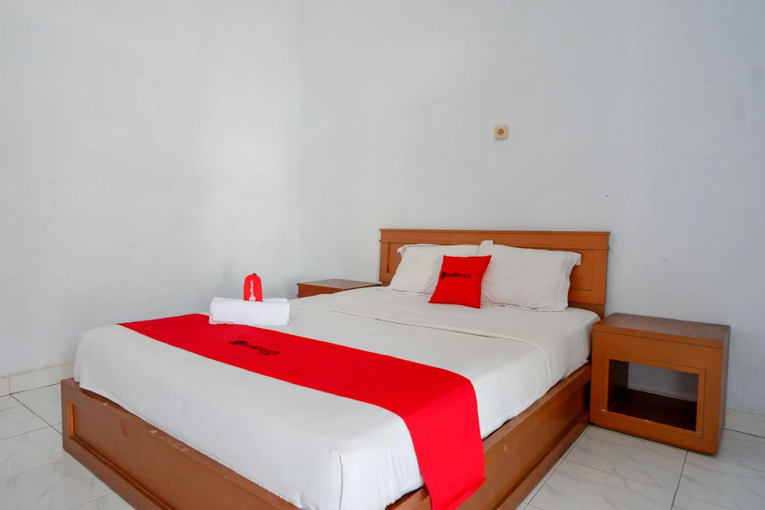 Bed in RedDoorz @ Hotel Horas Palopo