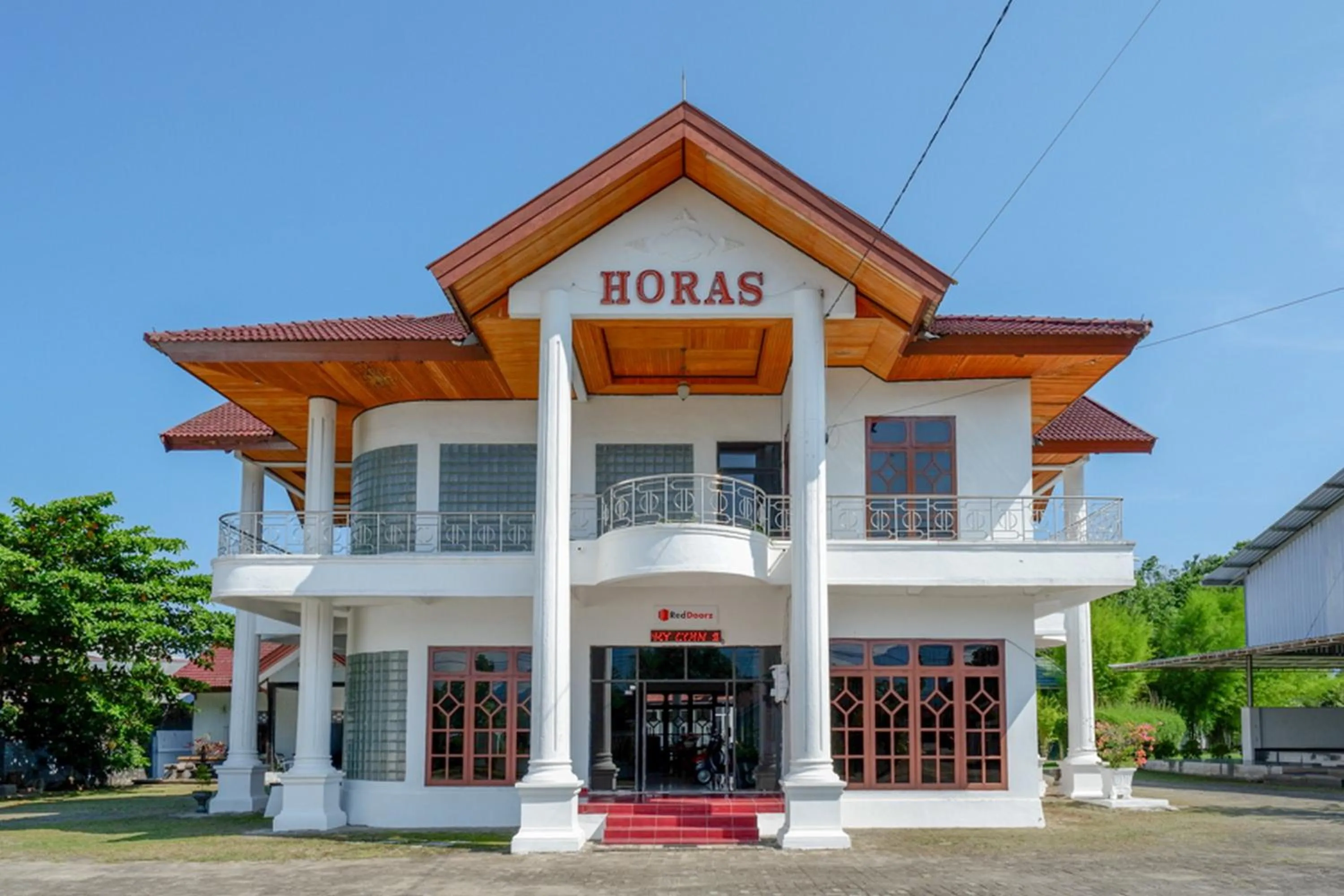 Property building in RedDoorz @ Hotel Horas Palopo