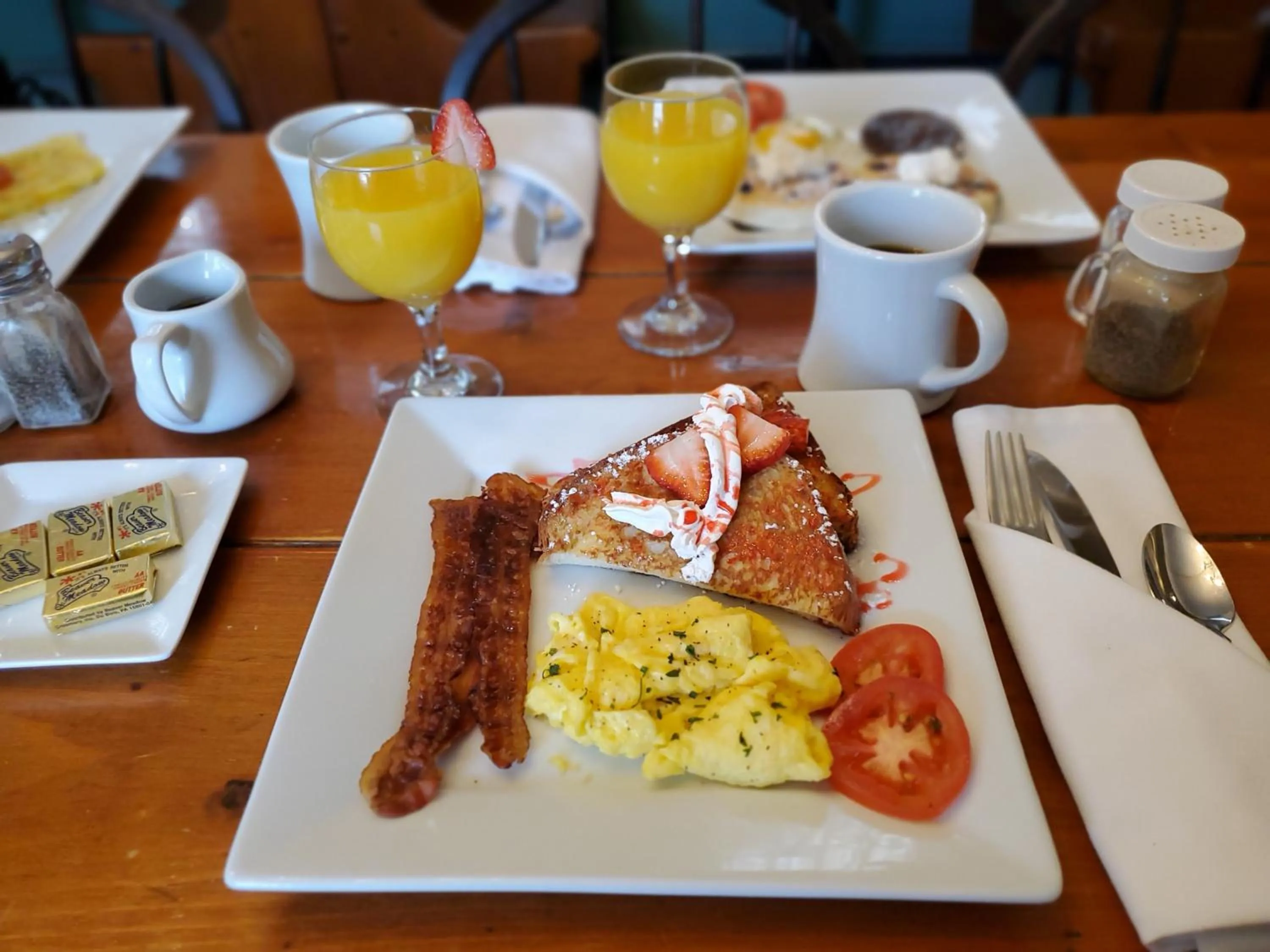 American breakfast in Cleveland House Inn