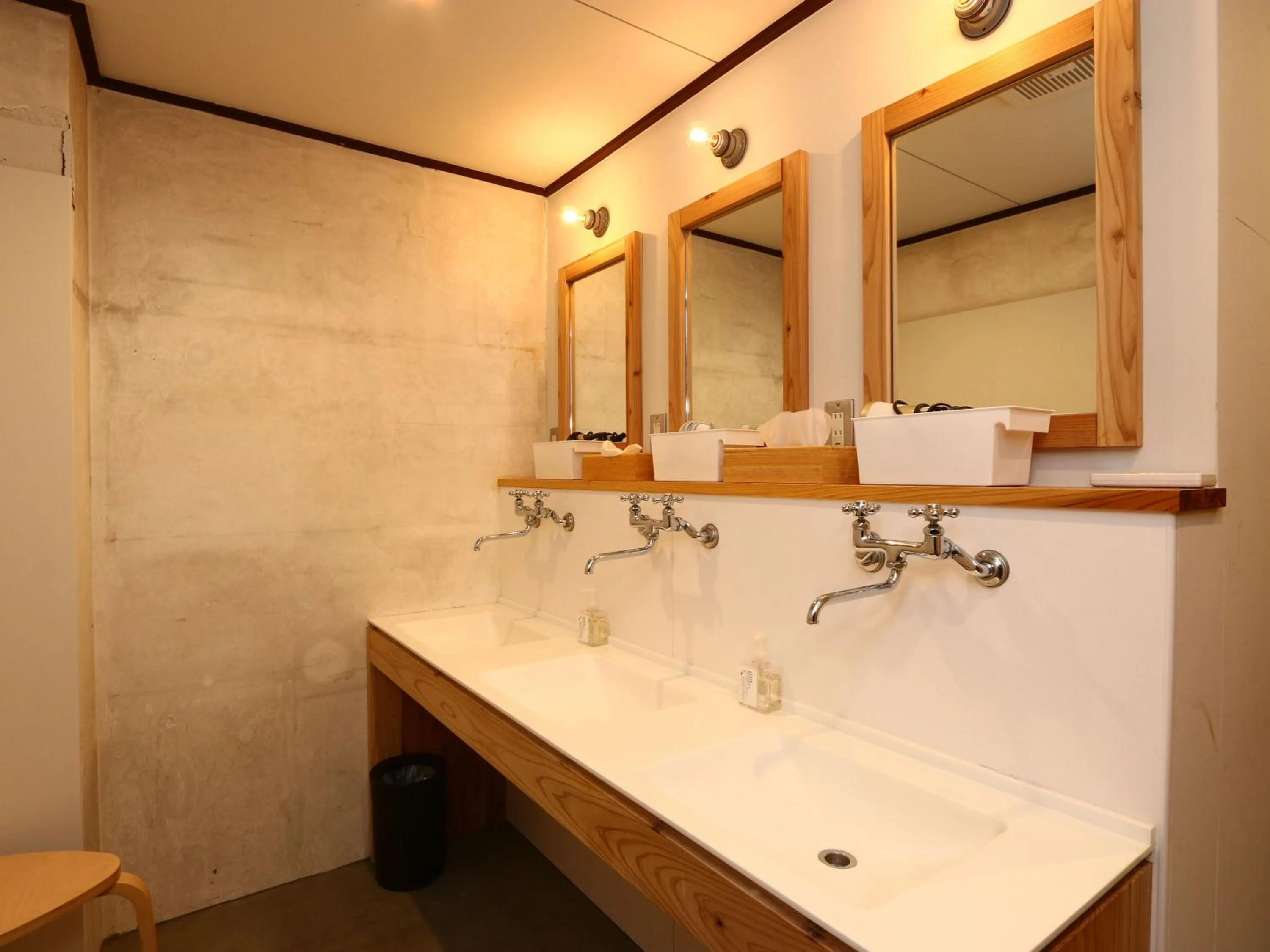 Area and facilities in nirasakiyaSTAY