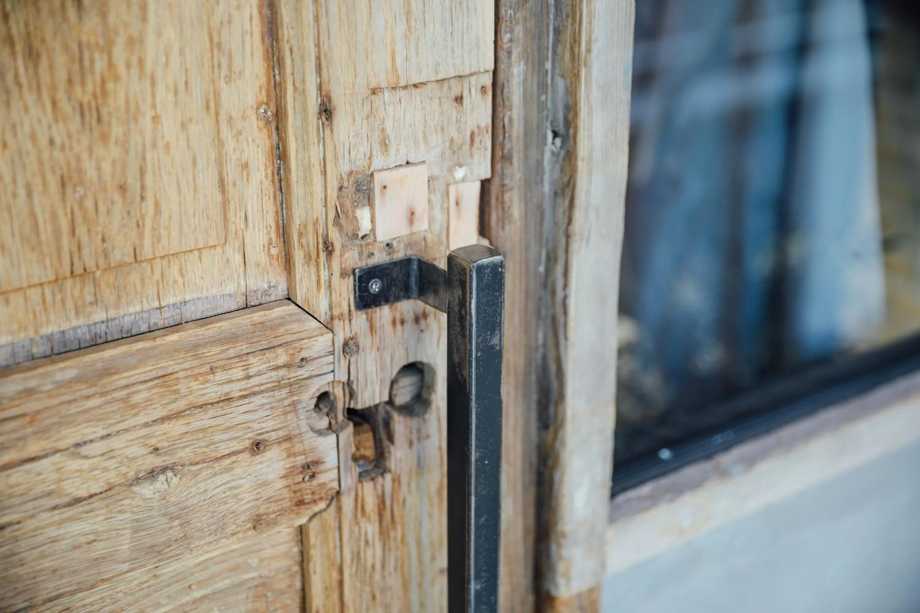 Facade/entrance in chAho Hostel Nirasaki / Outdoor Base