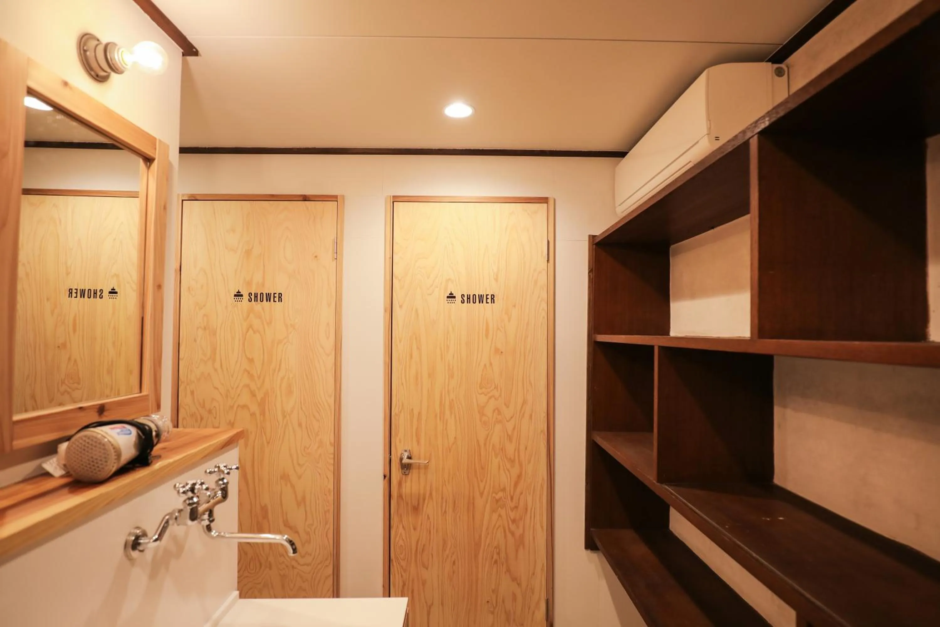 Bathroom in chAho Hostel Nirasaki / Outdoor Base