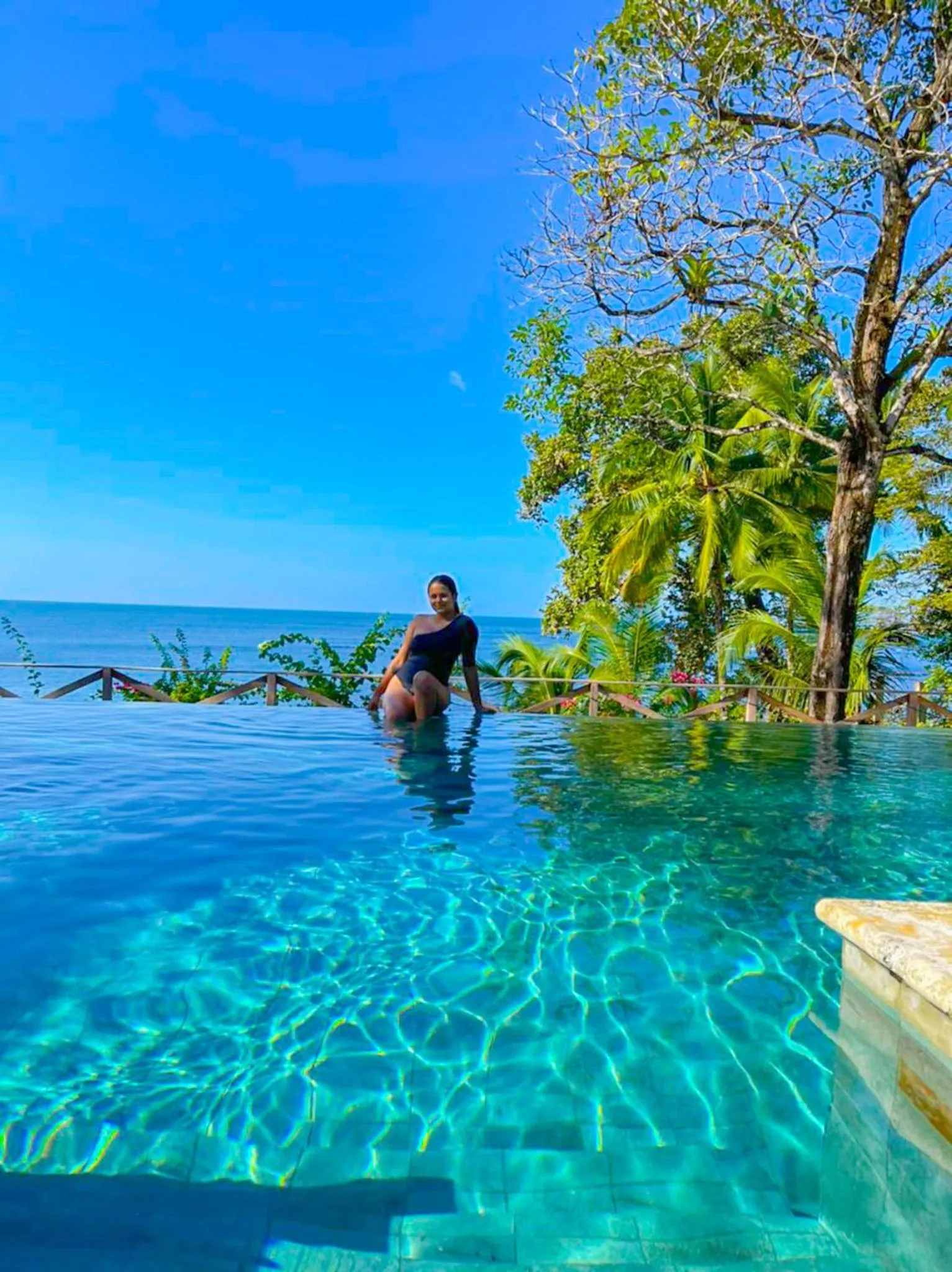 People in Hotel Santa Catalina Panamá