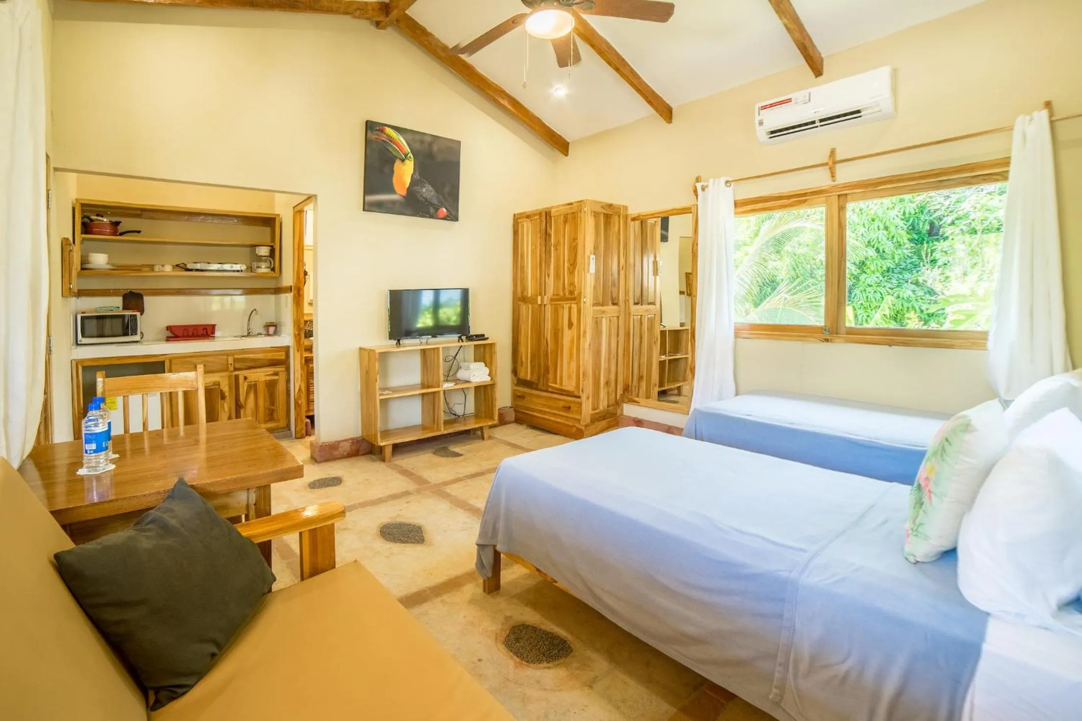 Photo of the whole room in Hotel Santa Catalina Panamá