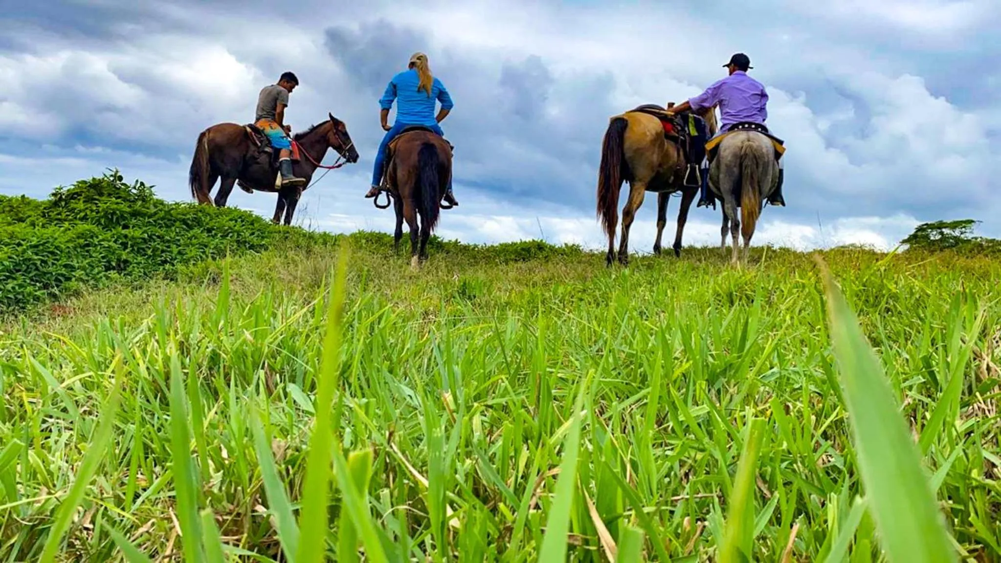 People in Hotel Santa Catalina Panamá