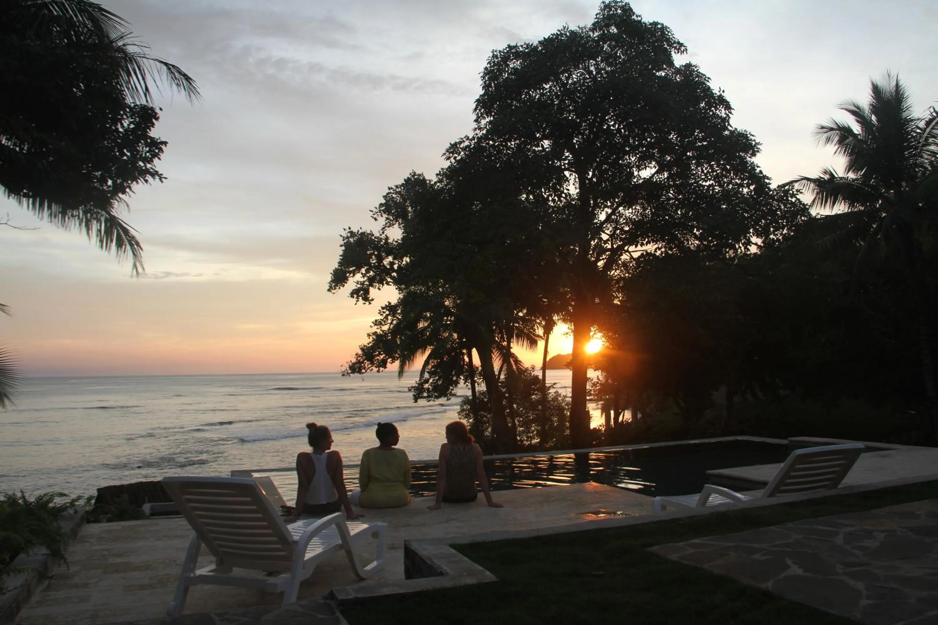 People in Hotel Santa Catalina Panamá