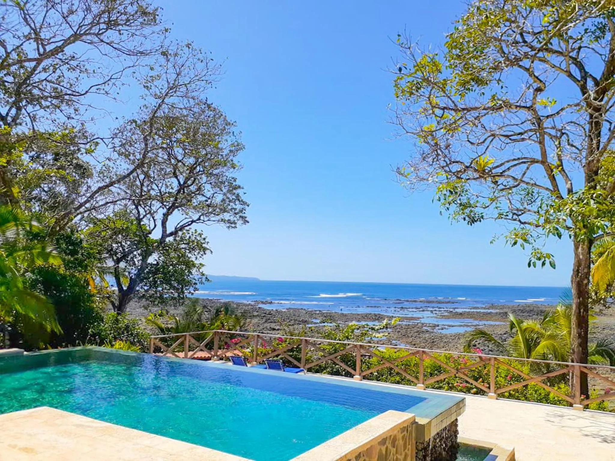 Pool view in Hotel Santa Catalina Panamá