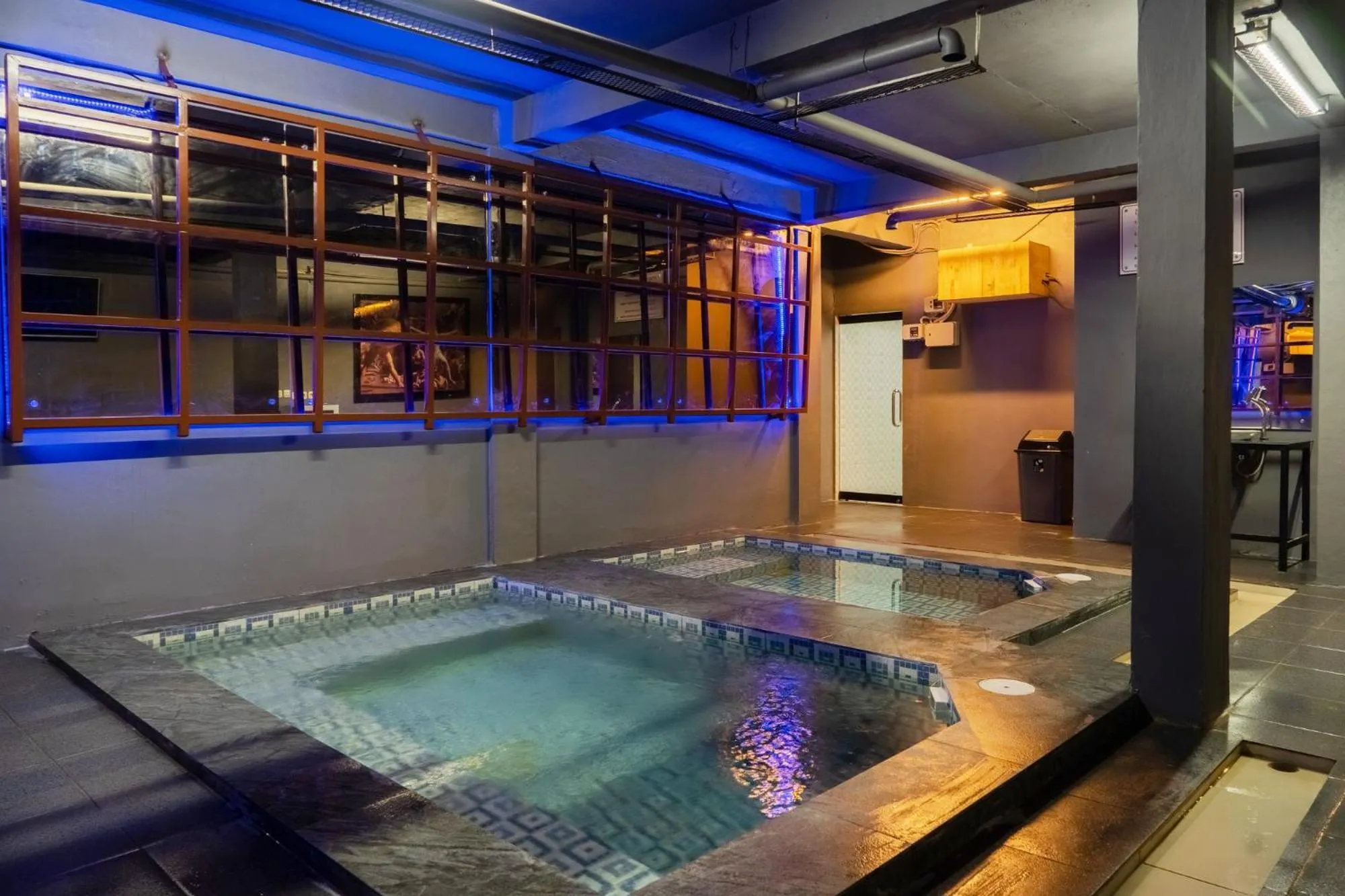 Sauna in De'Tonga Hotel