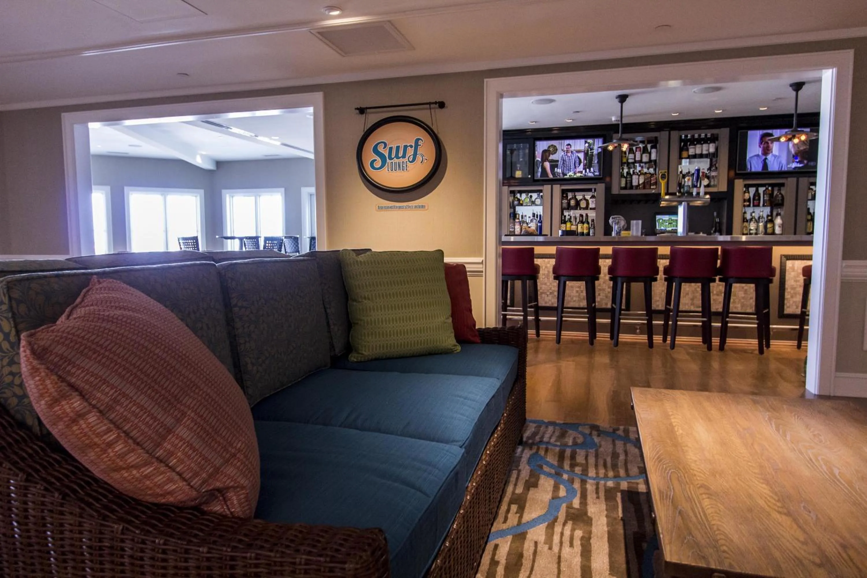 Alcoholic drinks in Cedar Point Hotel Breakers