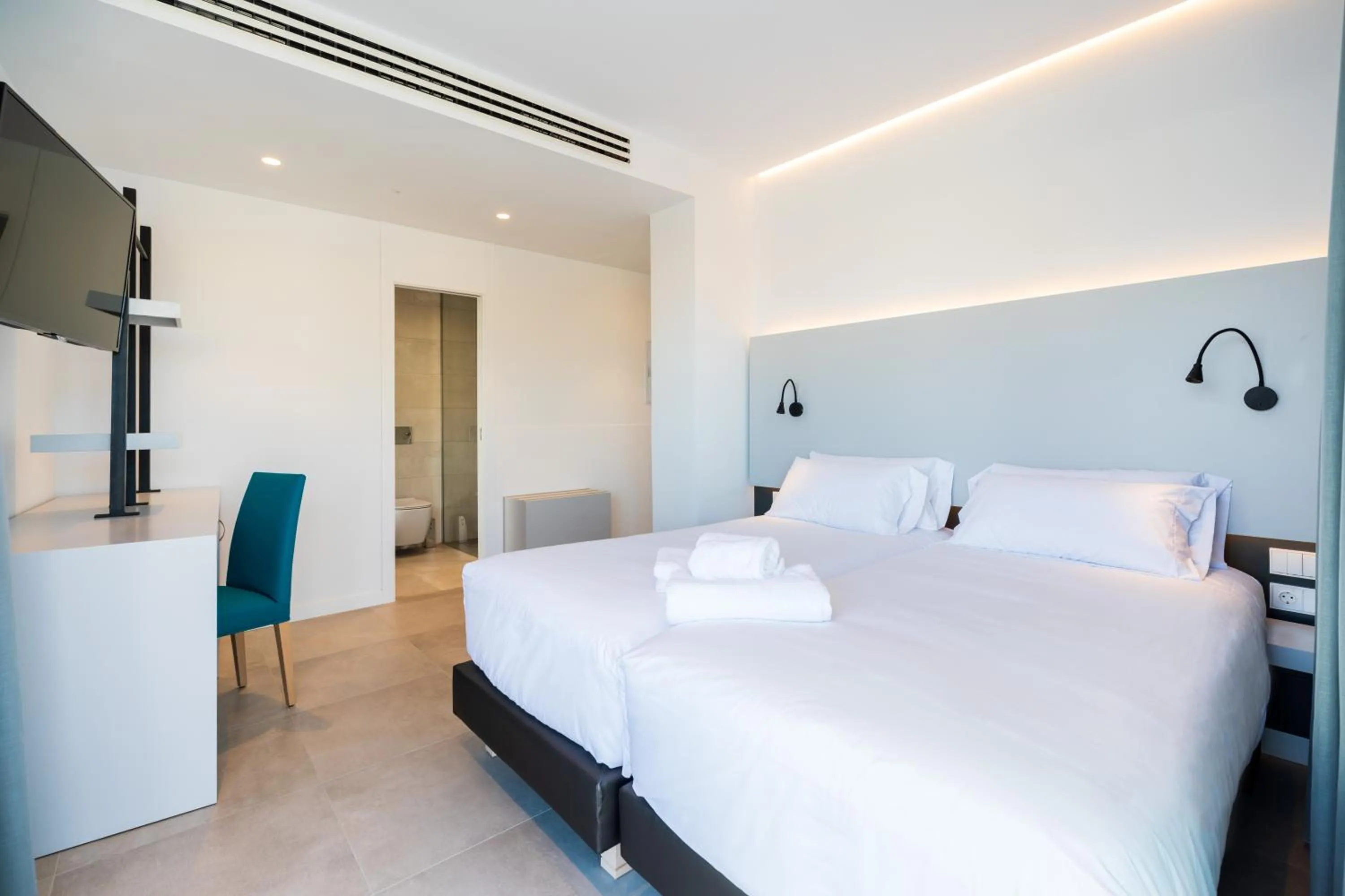 Photo of the whole room, Bed in Dormos Hotel