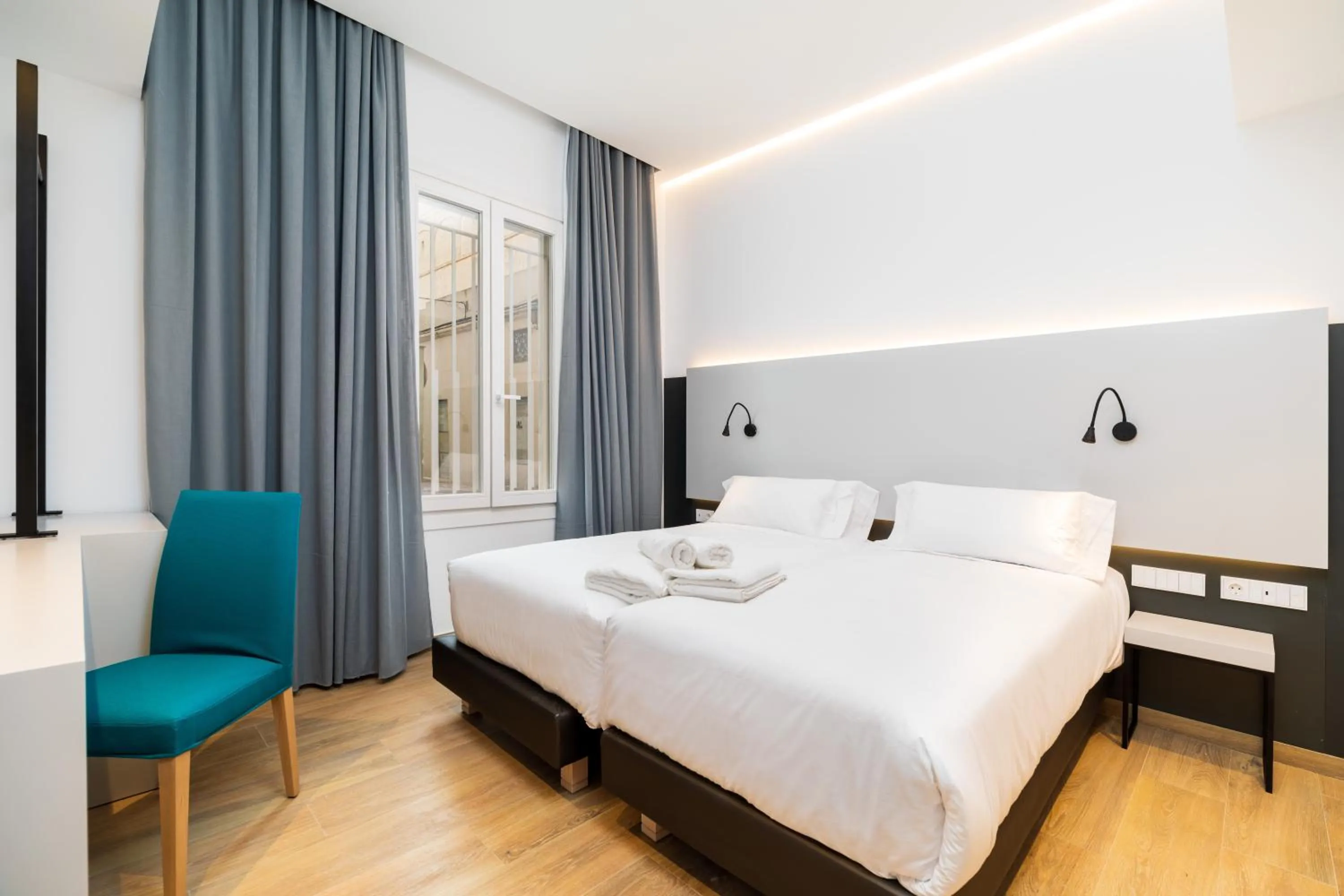 Photo of the whole room, Bed in Dormos Hotel