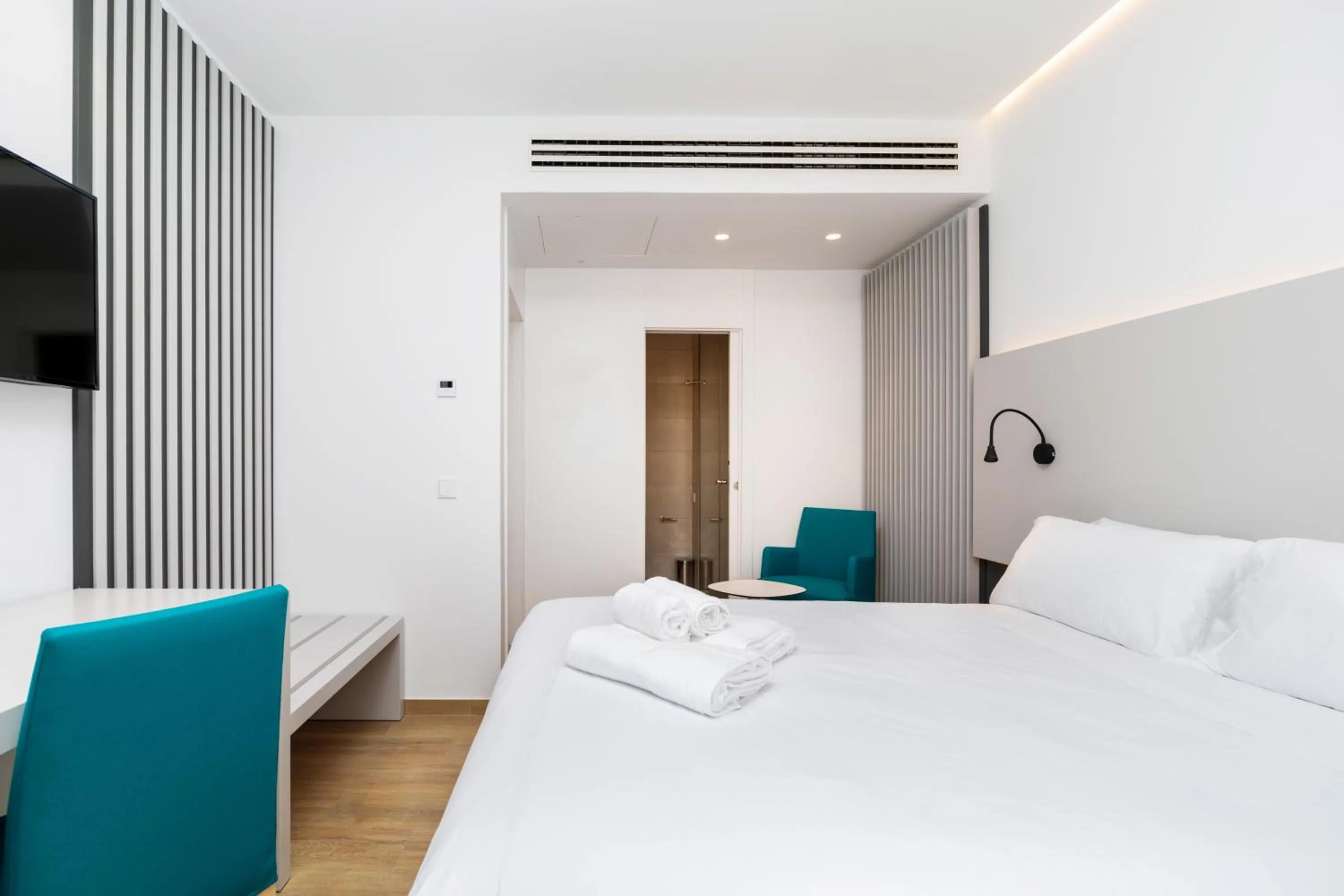 Photo of the whole room, Bed in Dormos Hotel