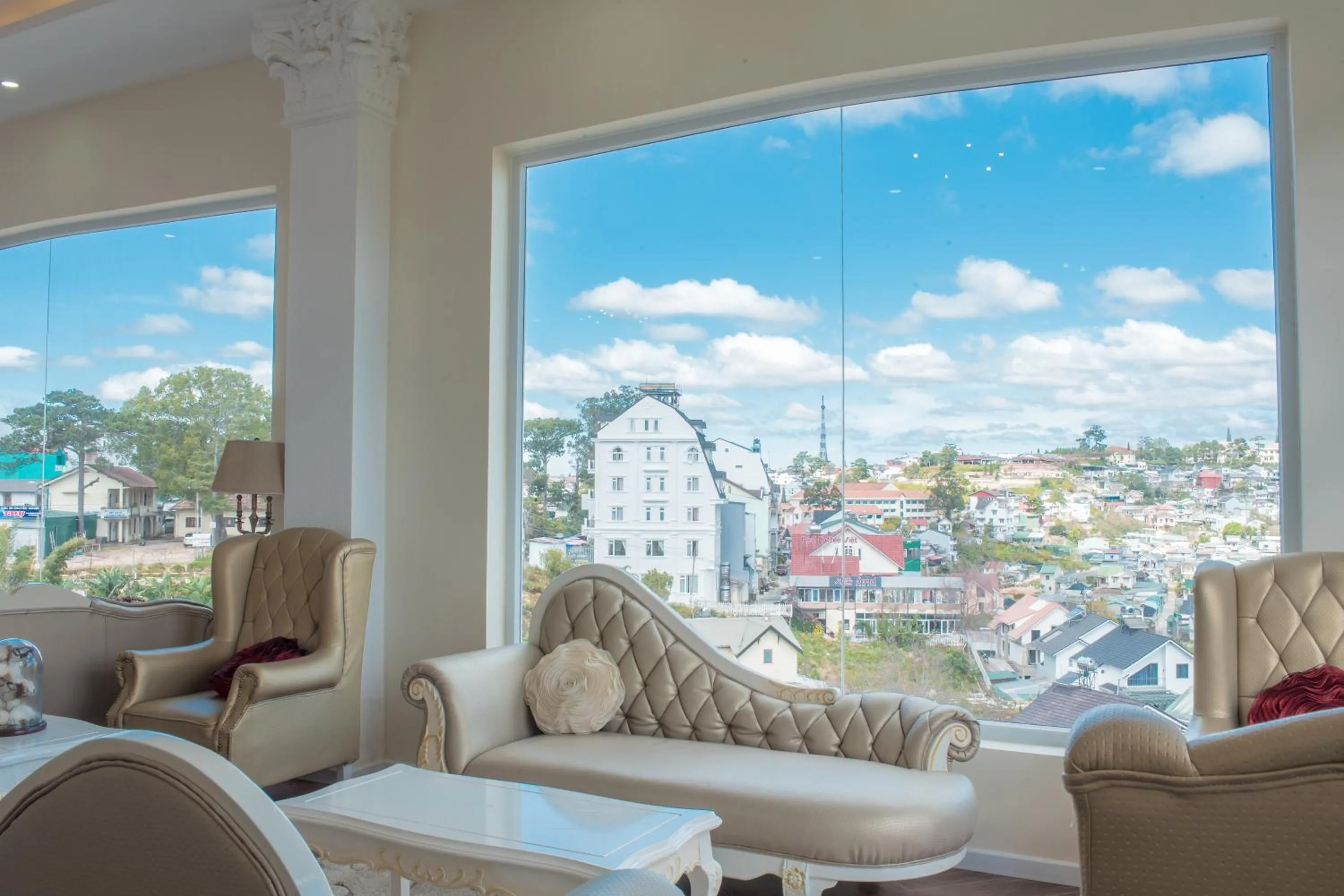 Property building in La Vie En Rose Villa