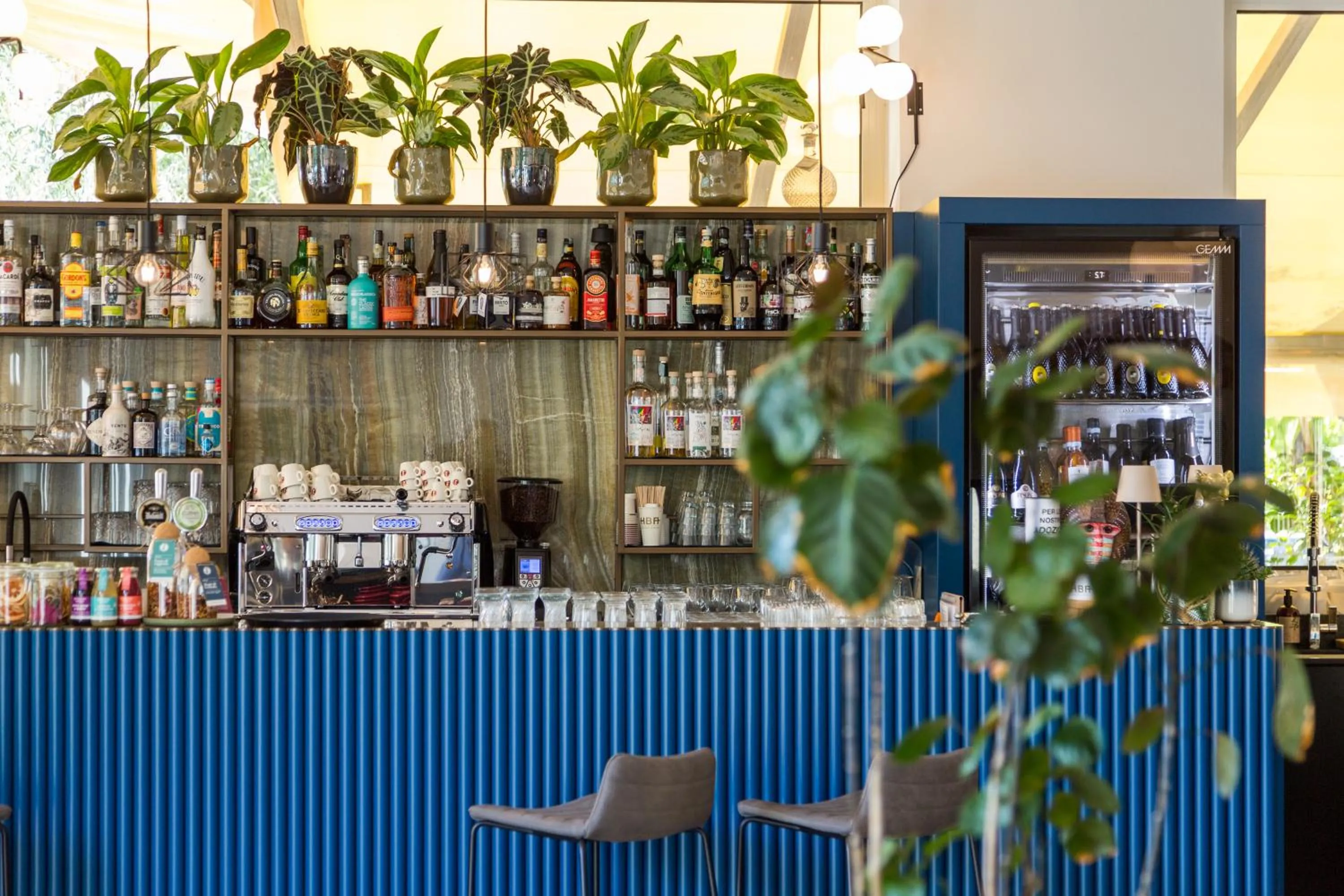 Lounge or bar in Hotel Baia Azzurra - Lake Front