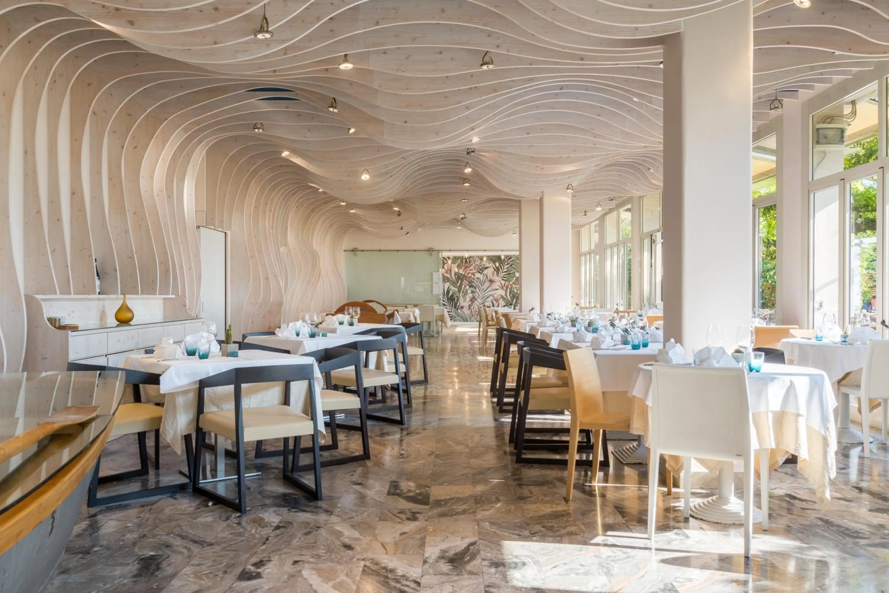 Restaurant/places to eat in Hotel Baia Azzurra - Lake Front