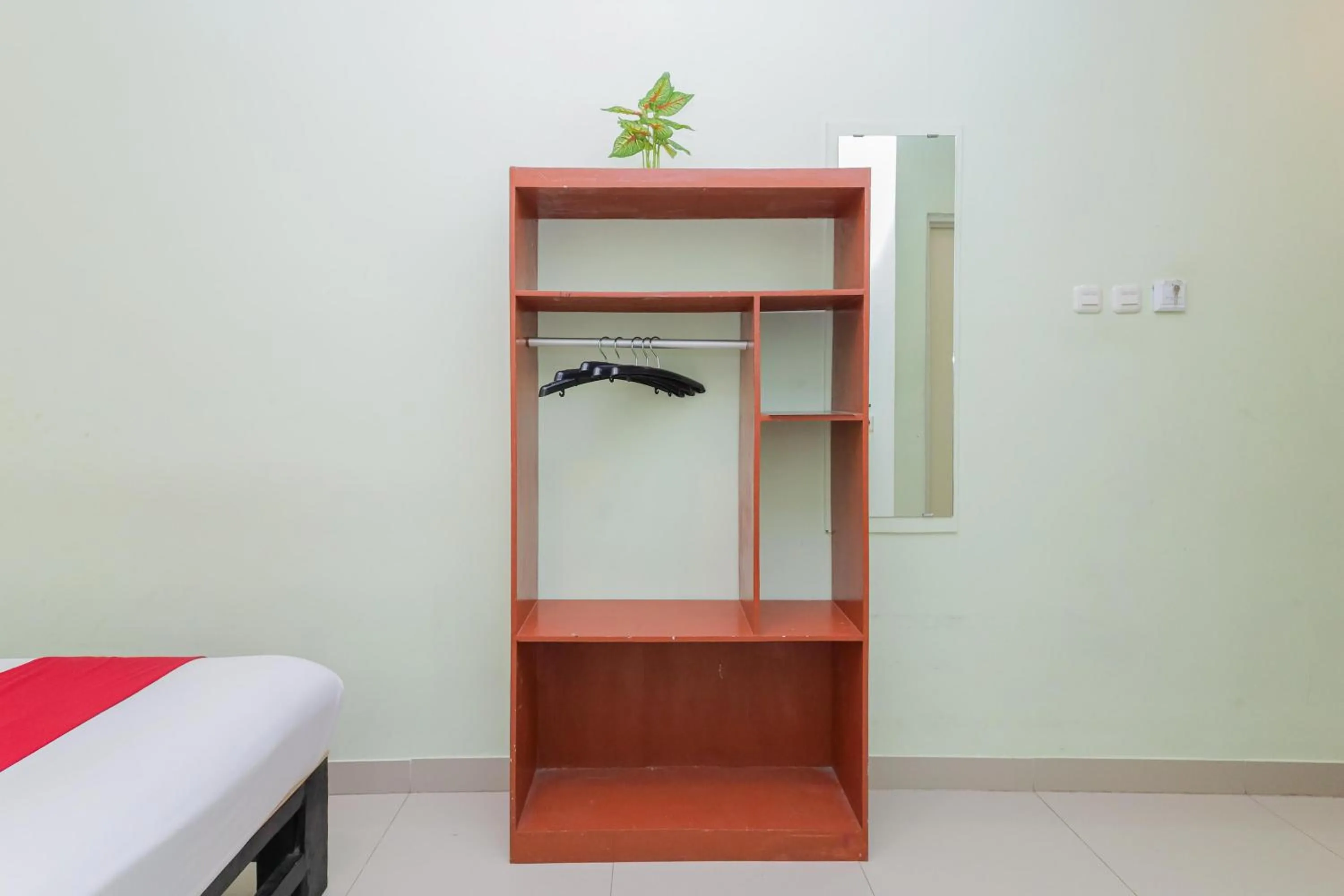 Bedroom in RedDoorz near Alun Alun Madiun