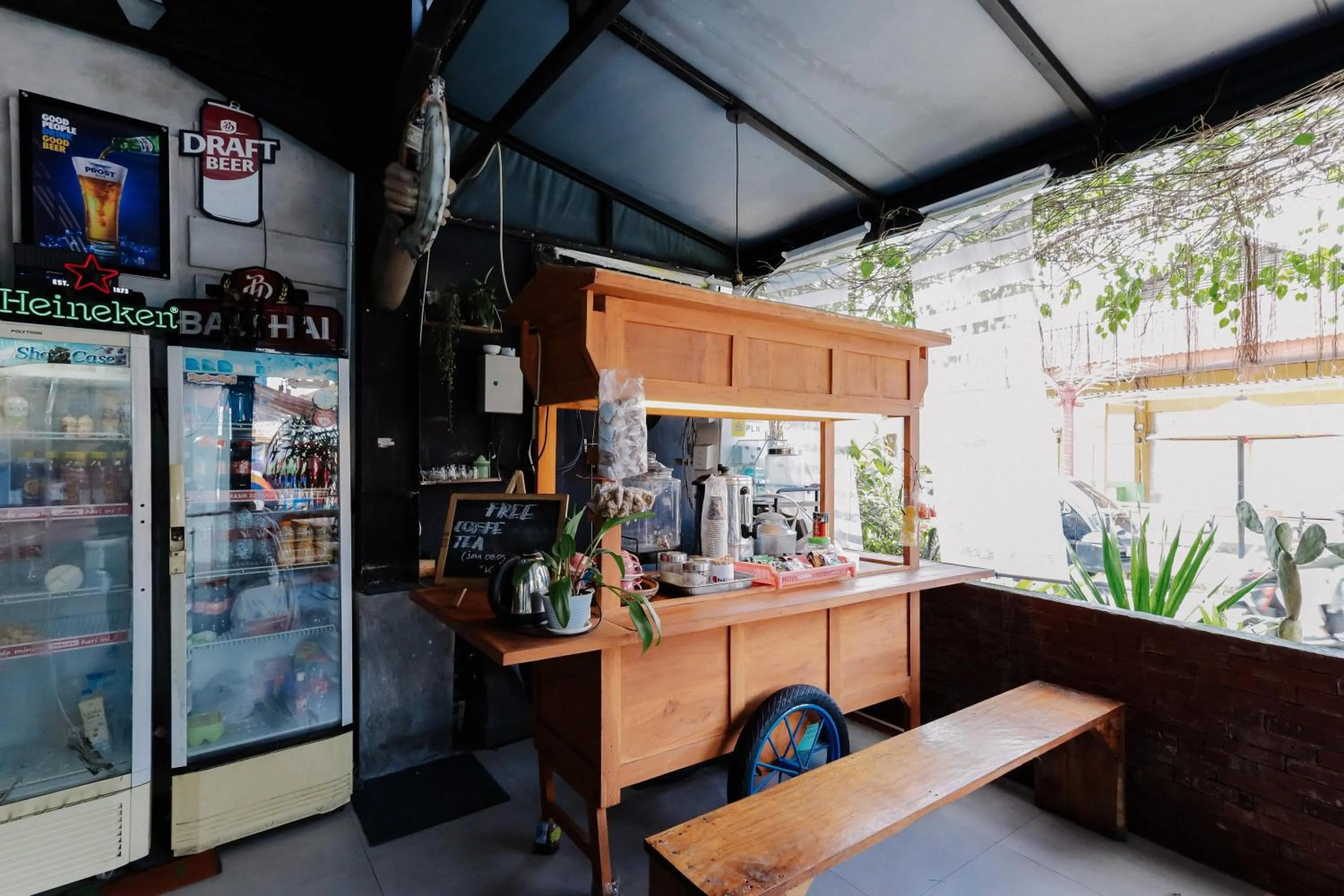 Food and drinks in RedDoorz near Alun Alun Madiun