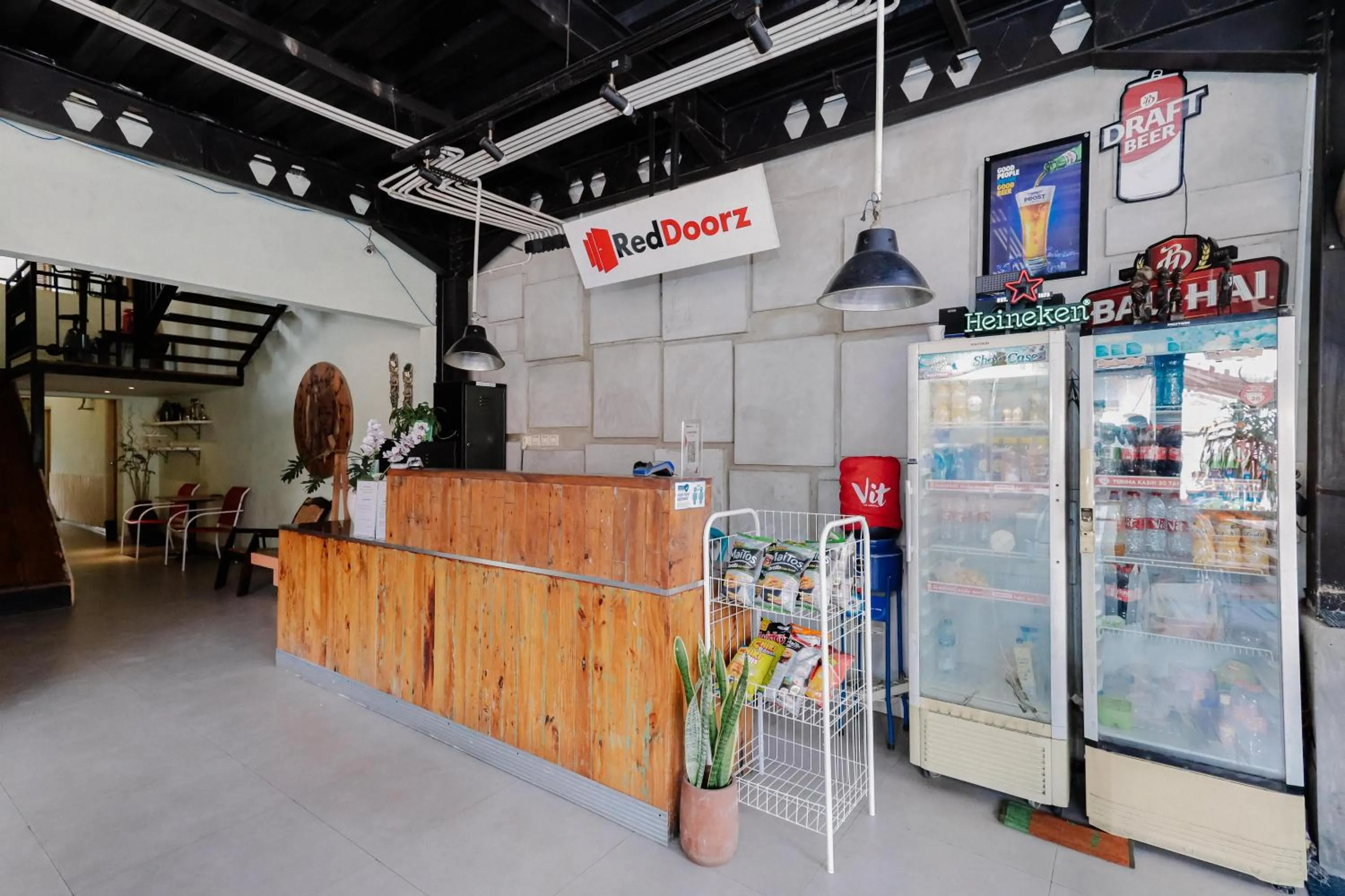 Lobby or reception in RedDoorz near Alun Alun Madiun