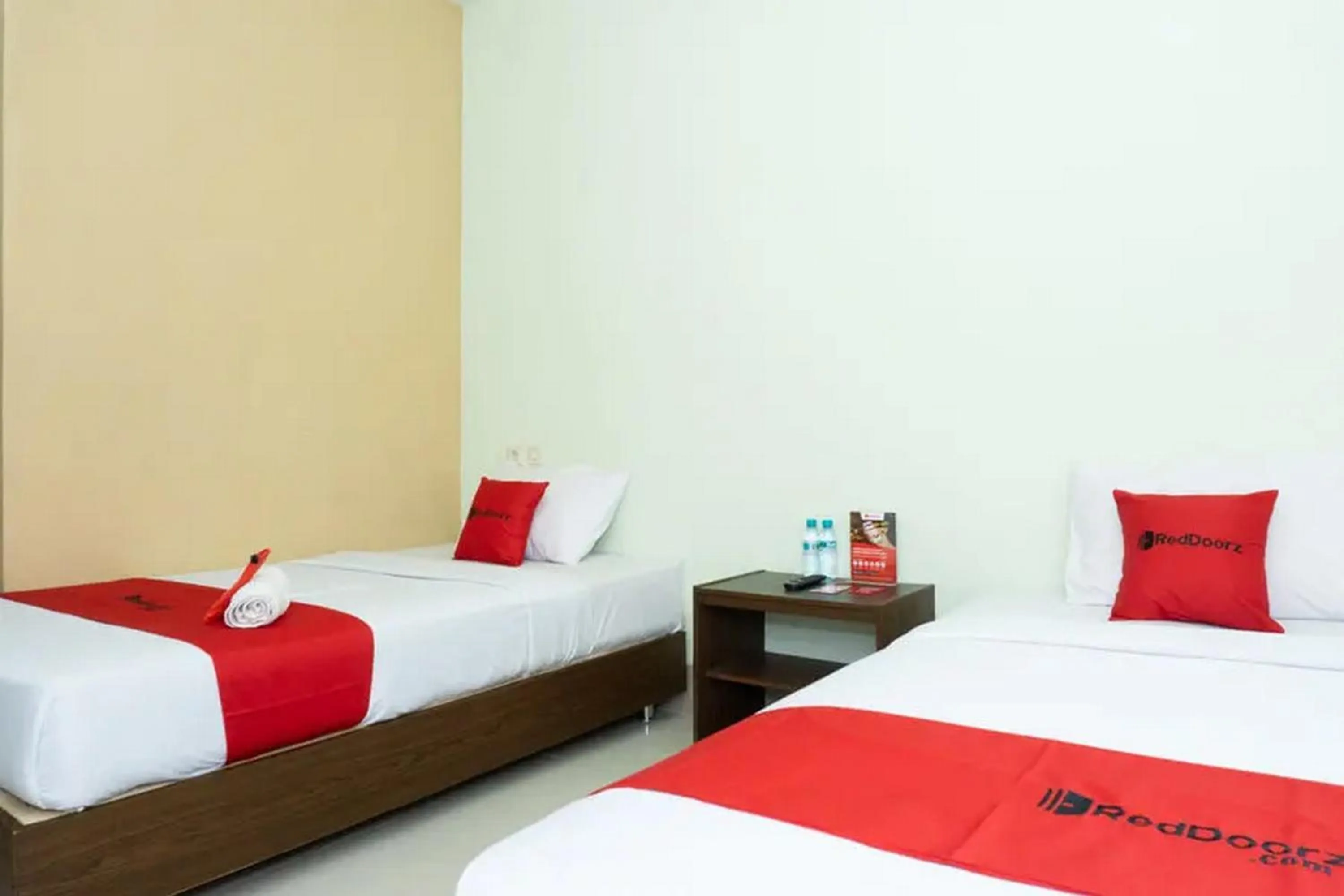 Bedroom, Bed in RedDoorz near Alun Alun Madiun