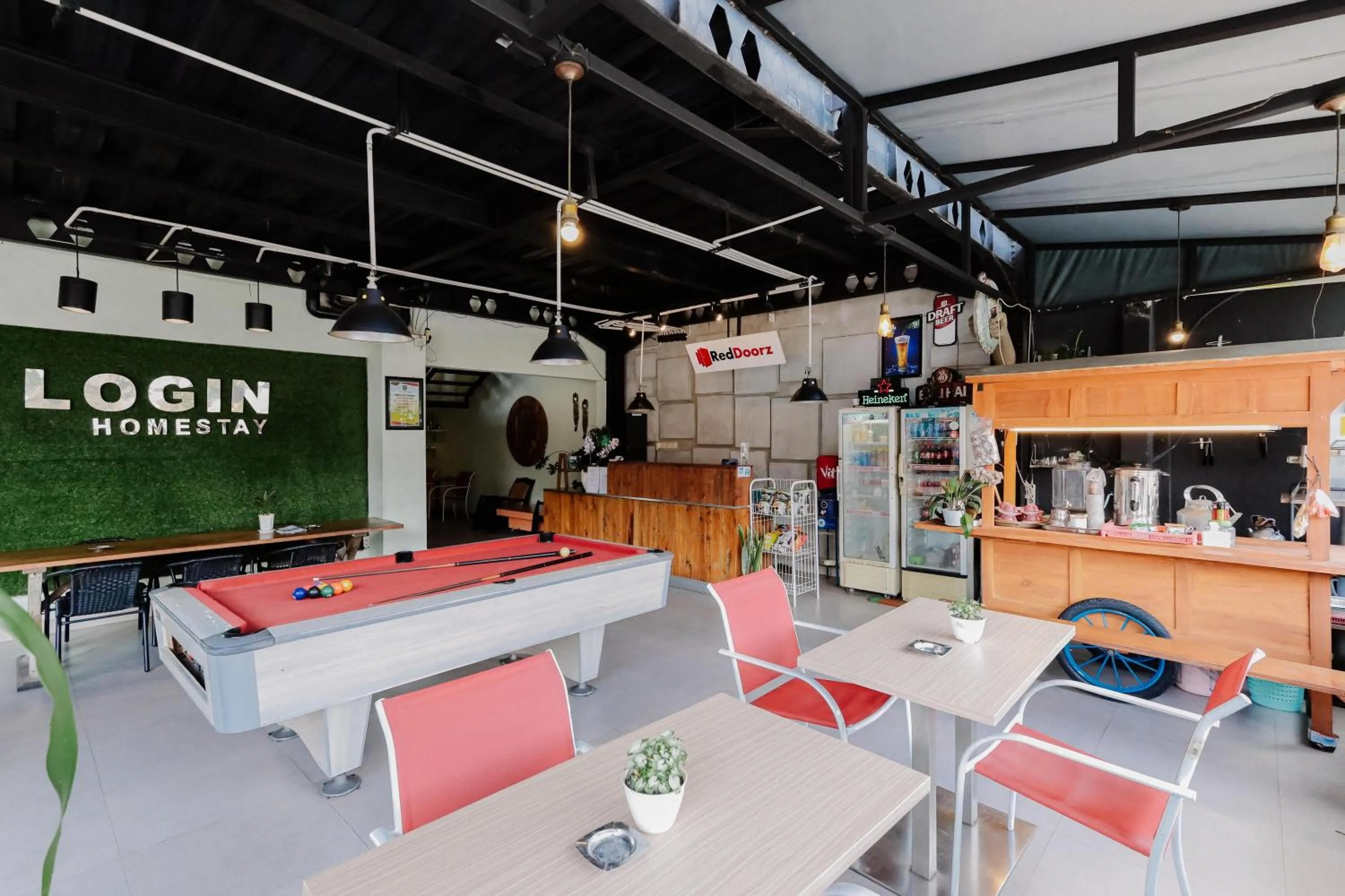 Lobby or reception in RedDoorz near Alun Alun Madiun