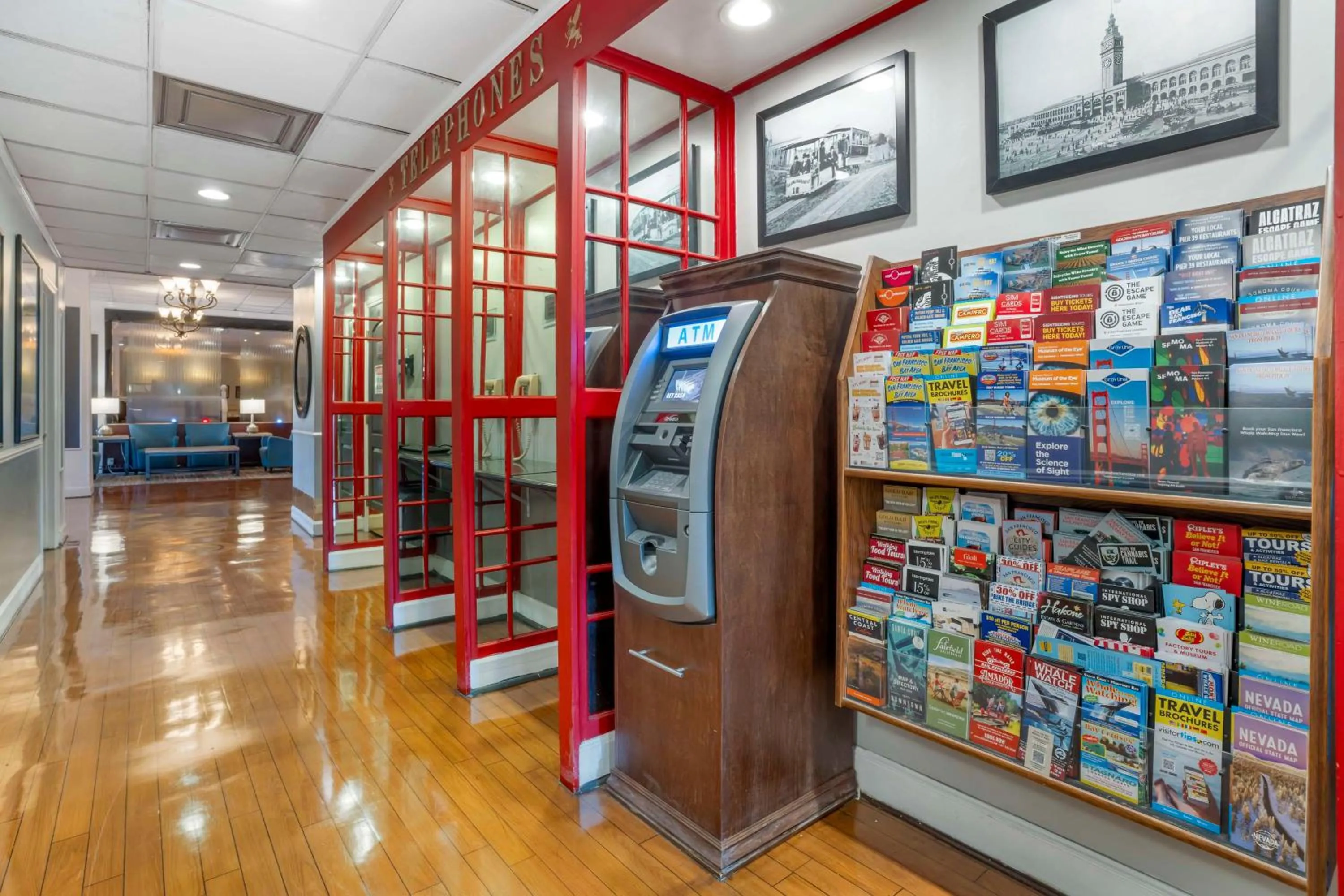 Lobby or reception in Best Western Plus Grosvenor Airport Hotel