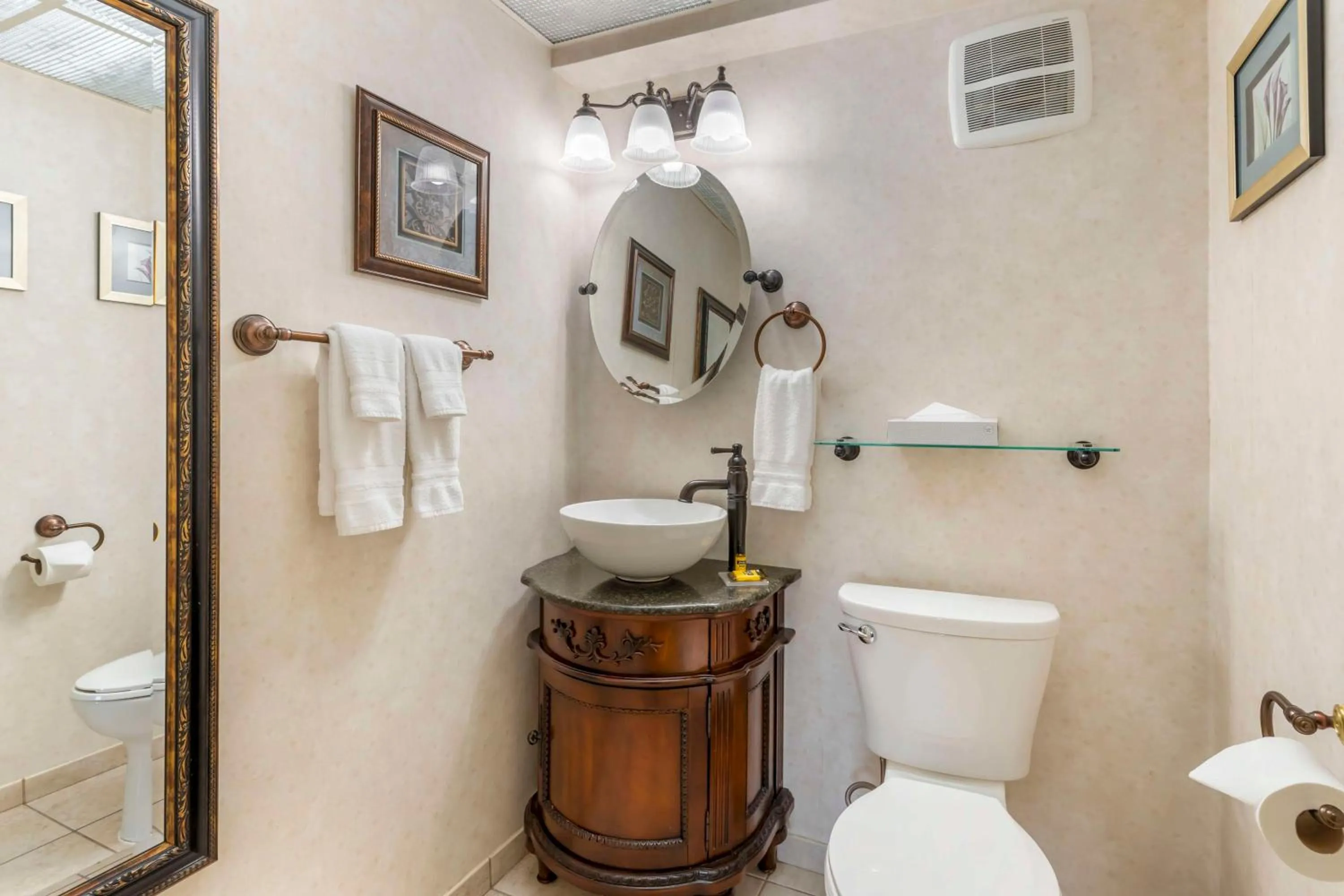 Bathroom in Best Western Plus Grosvenor Airport Hotel