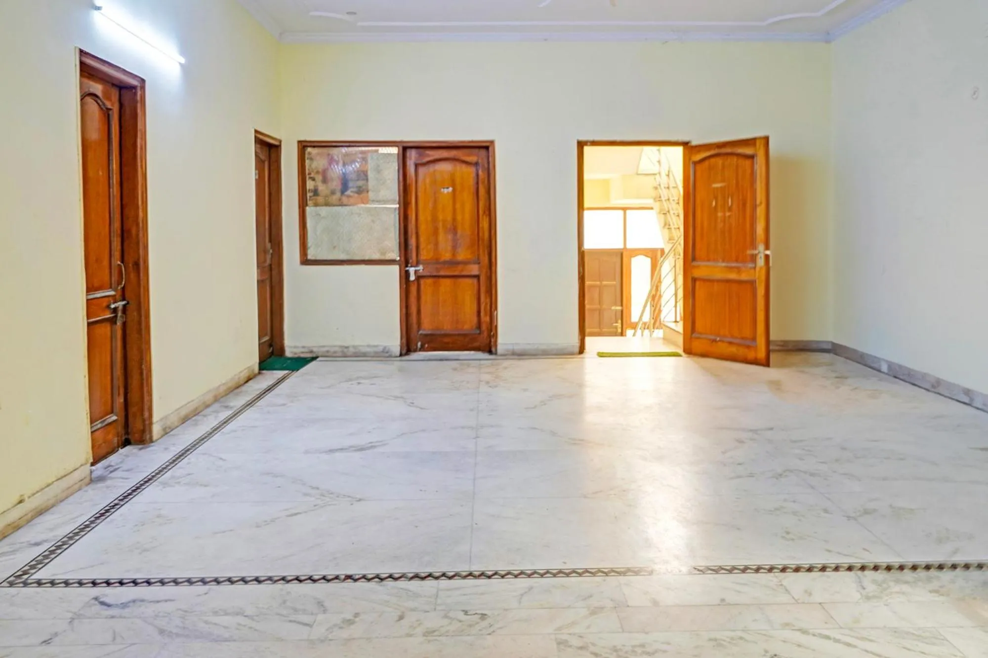 Lobby or reception in FabHotel The Everest 43