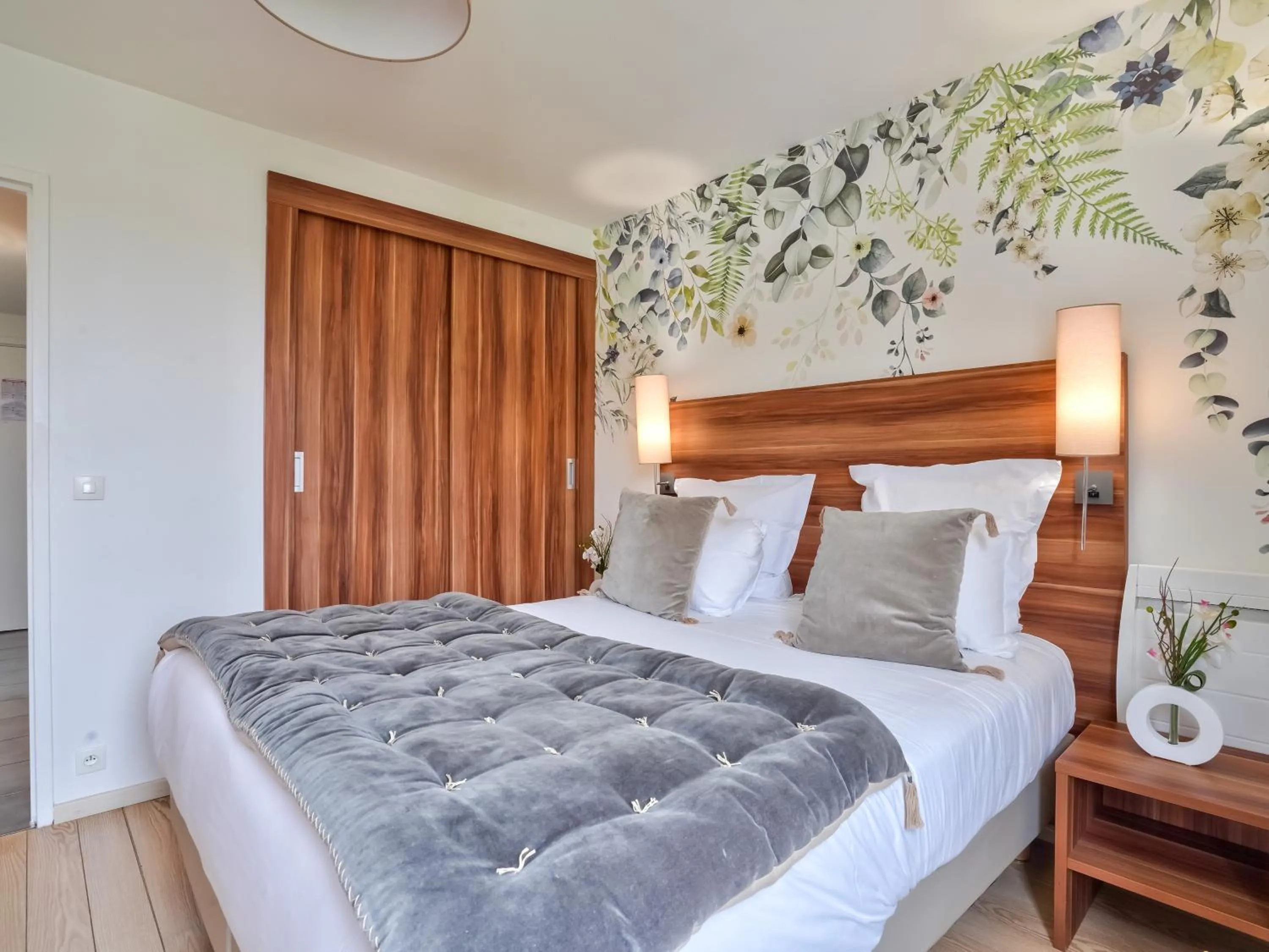 Bedroom, Bed in Residhome Paris Saclay " Bures sur Yvette "