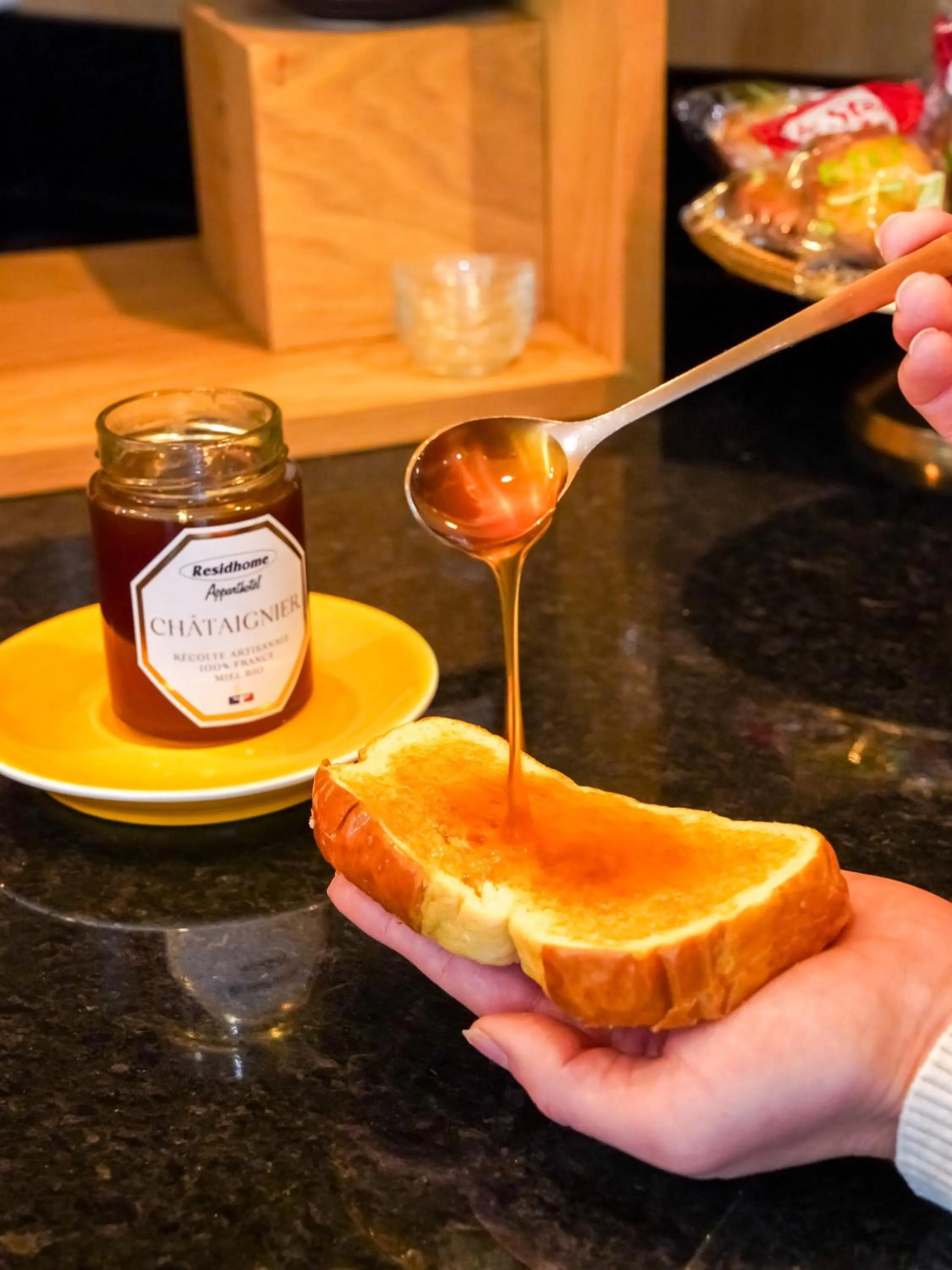 Breakfast in Residhome Paris Saclay " Bures sur Yvette "