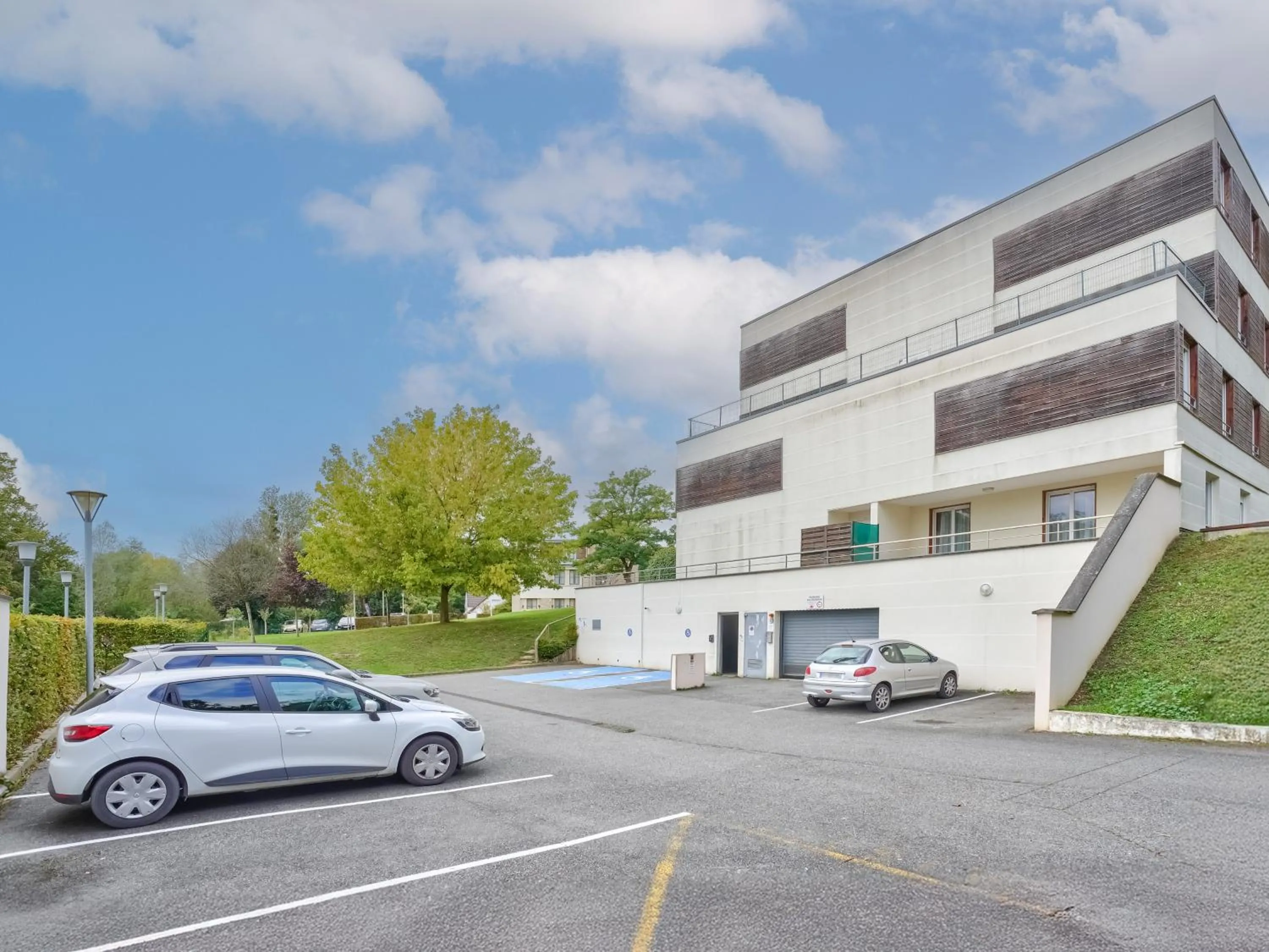 Parking in Residhome Paris Saclay " Bures sur Yvette "