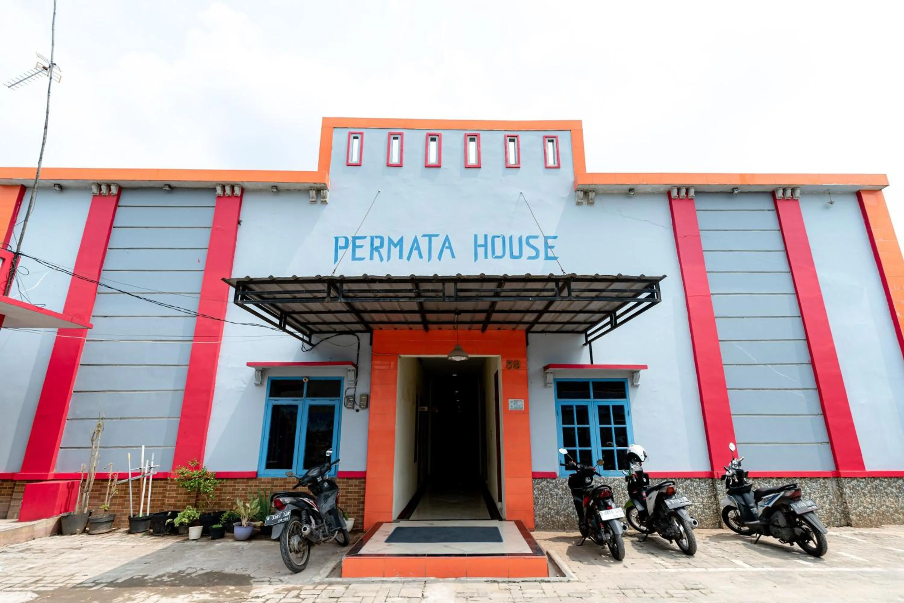 Property building in RedDoorz near Kelapa Gading