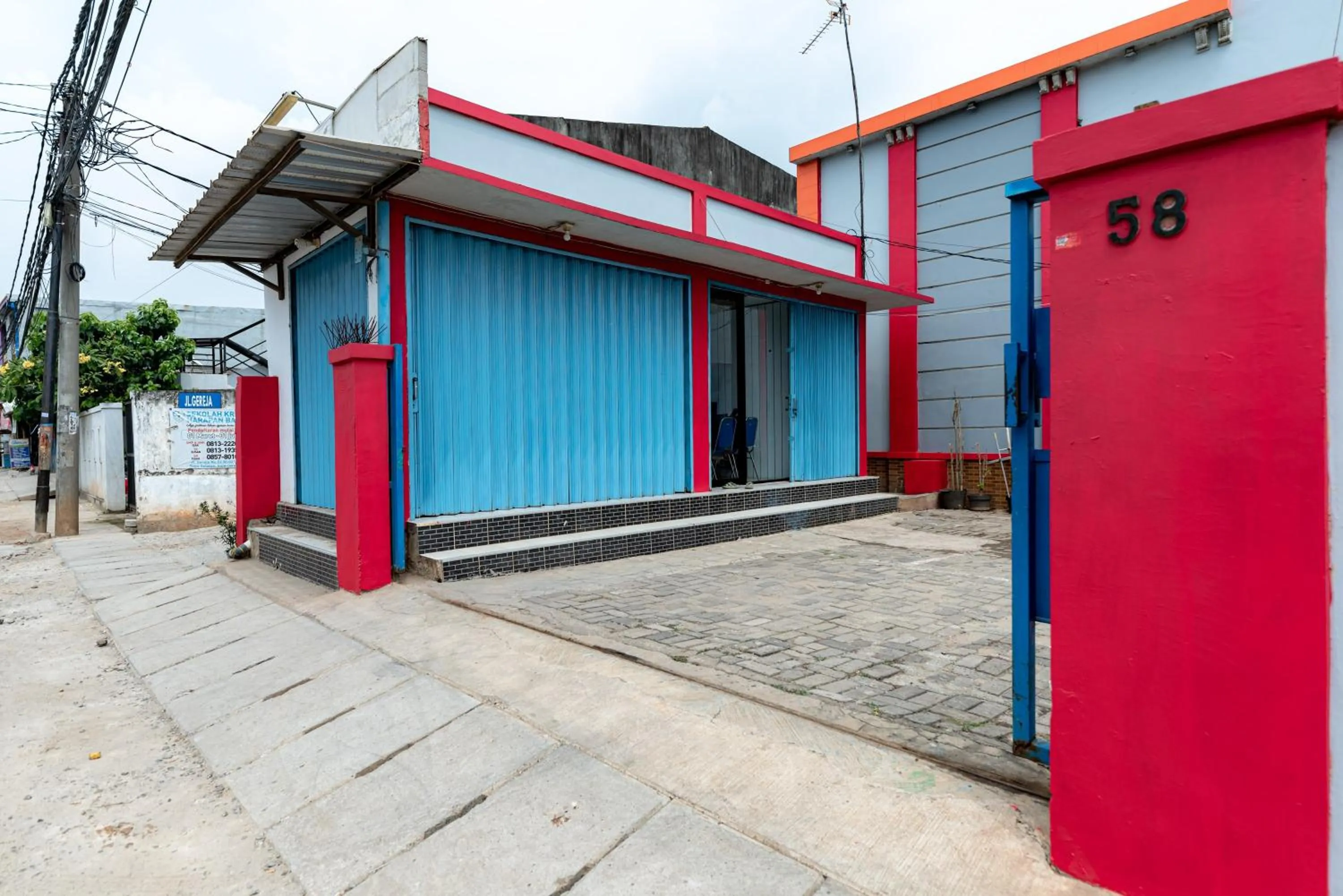 Property building in RedDoorz near Kelapa Gading