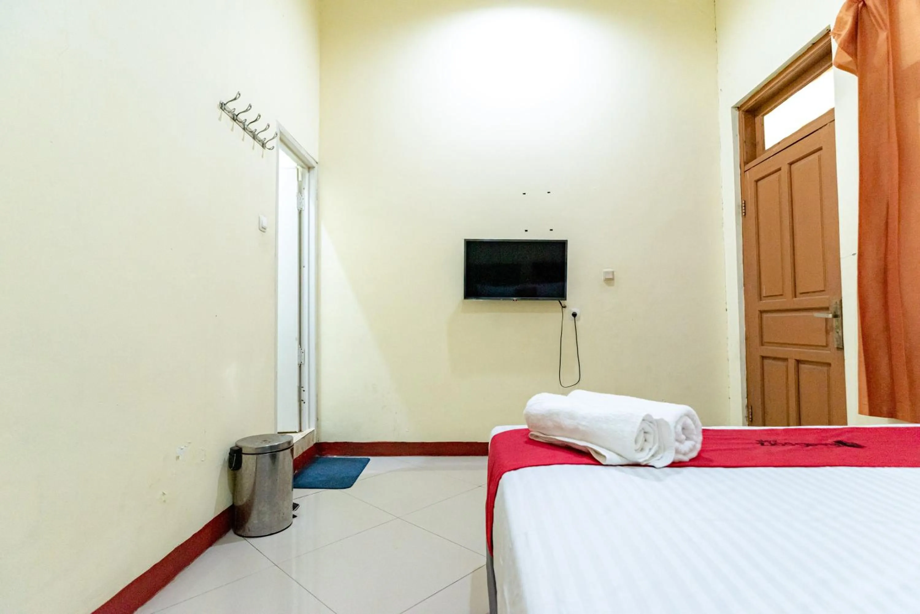 Bed in RedDoorz near Kelapa Gading