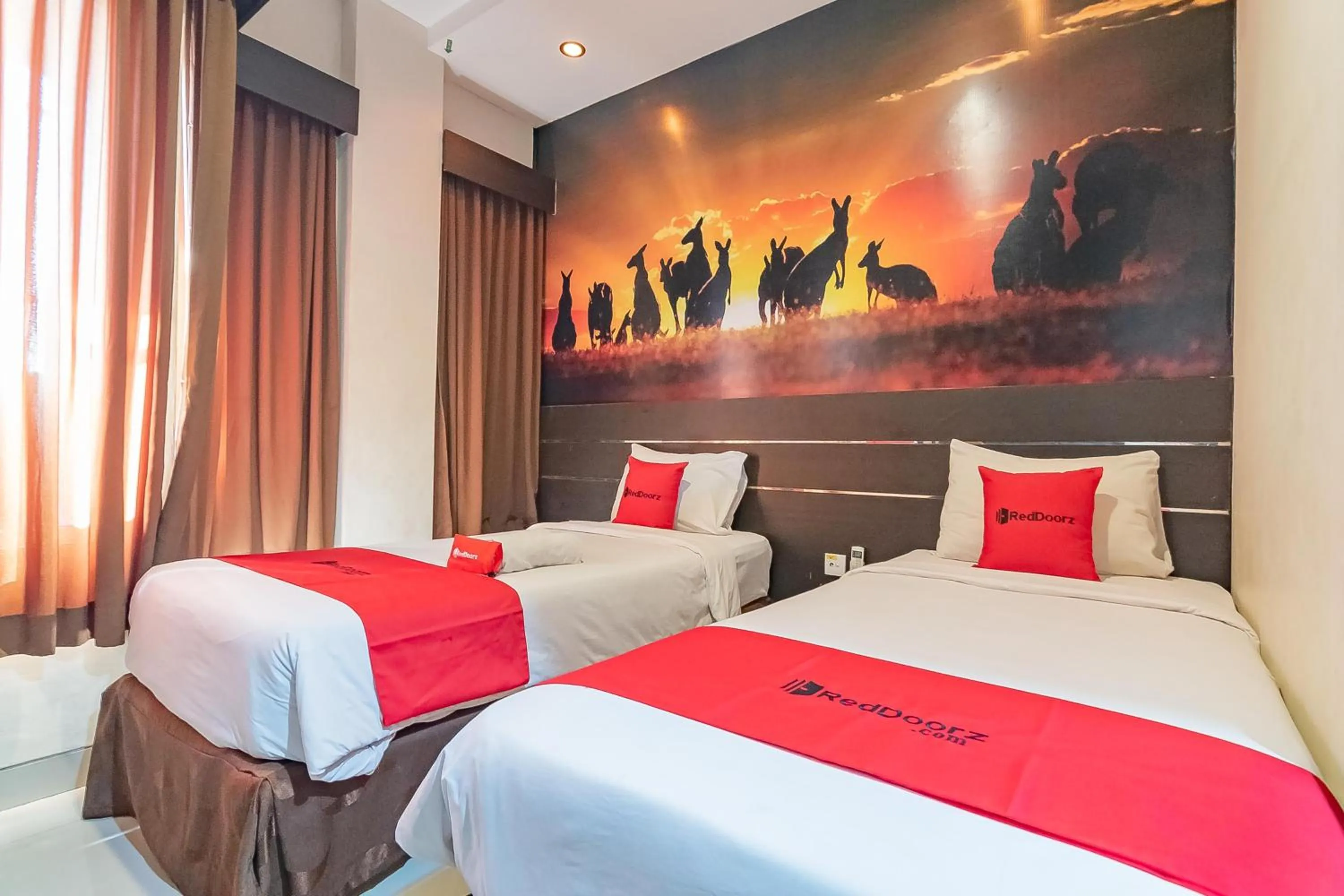 Bedroom, Bed in RedDoorz near Stadion Sanaman Mantikei