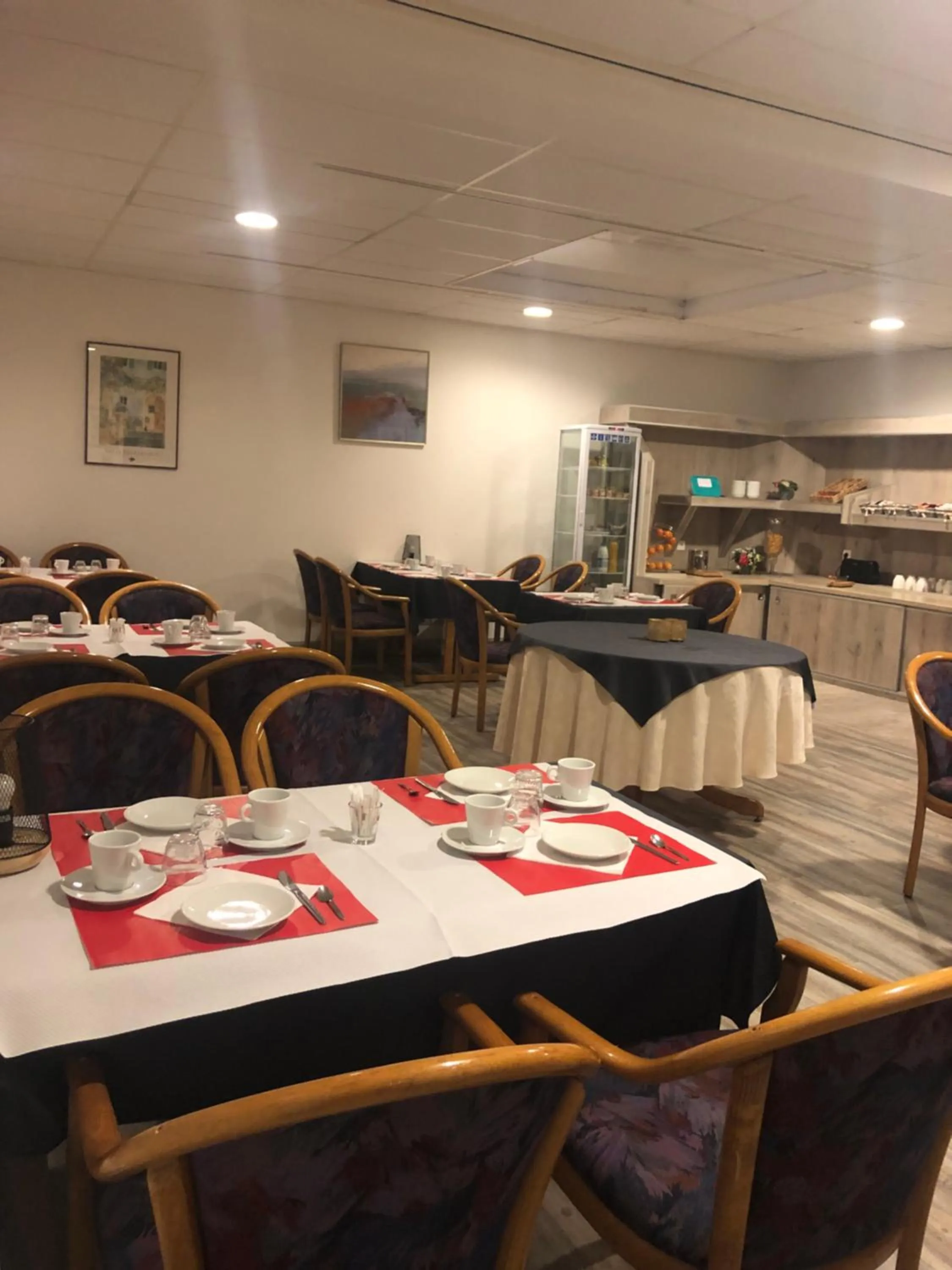 Breakfast in Hotel & Restaurant Le Cardinal