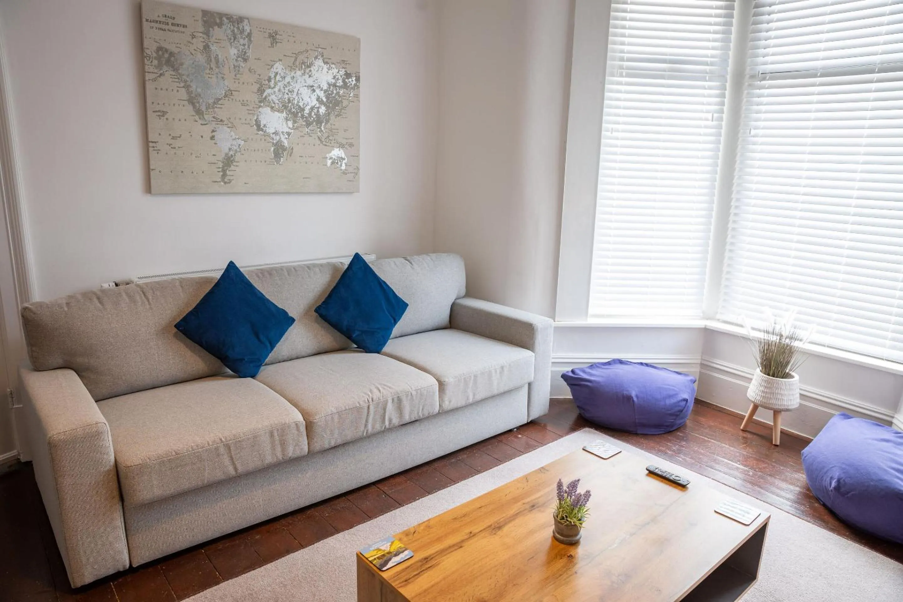 Living room in Sapphire House By Sasco