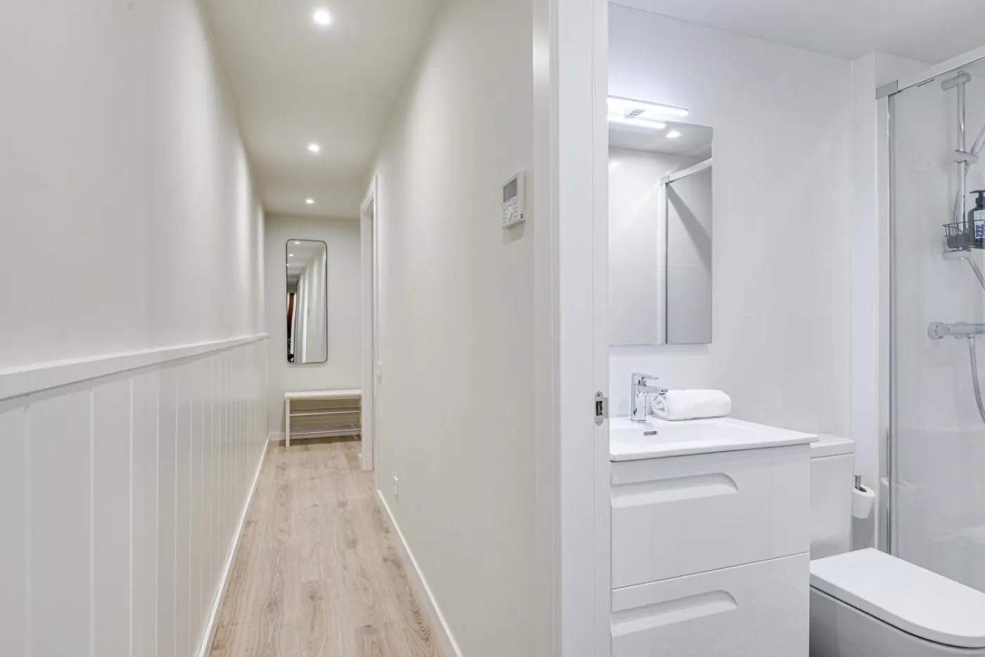 Shower in LucasLand Apartments Barcelona