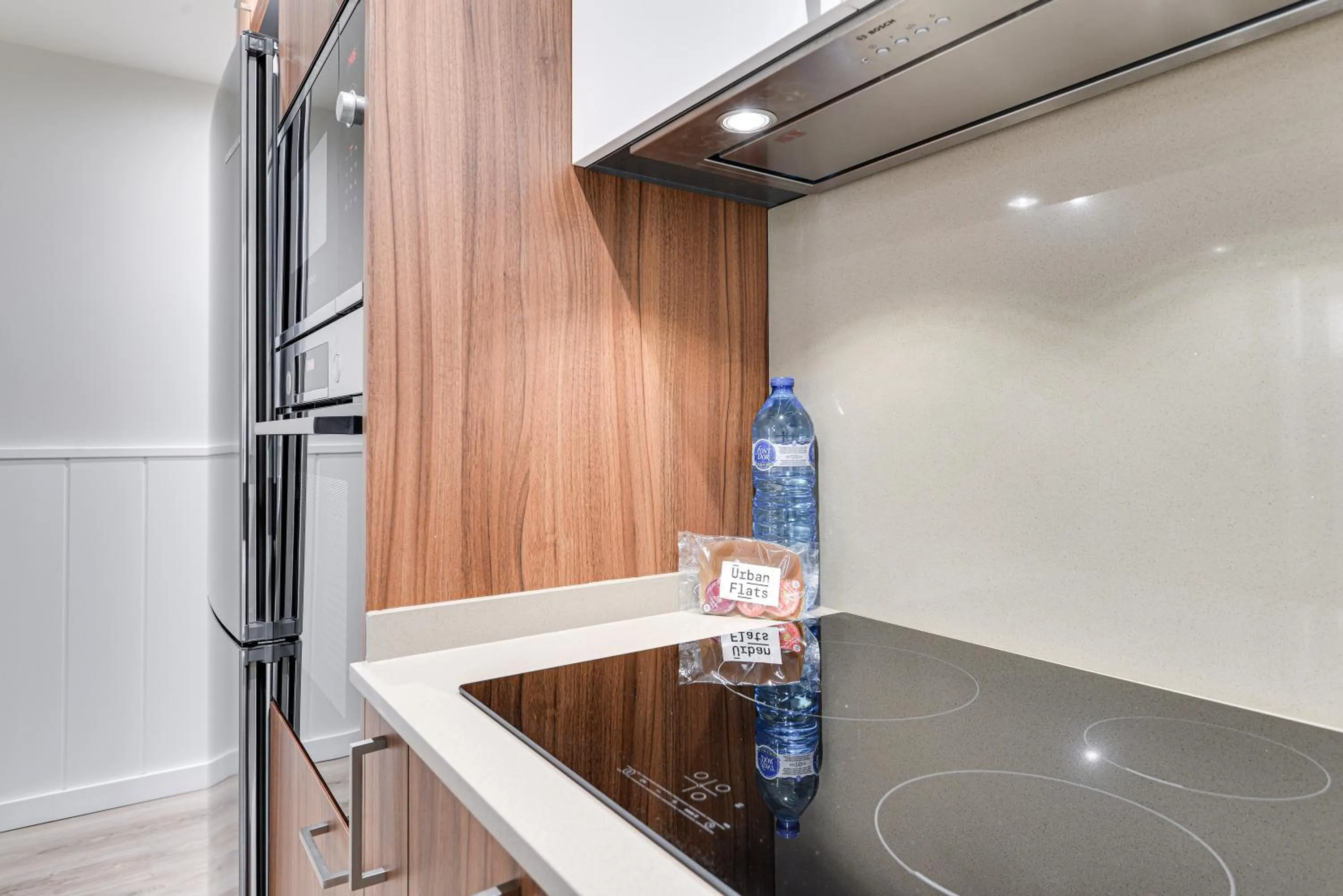 Kitchen or kitchenette in LucasLand Apartments Barcelona