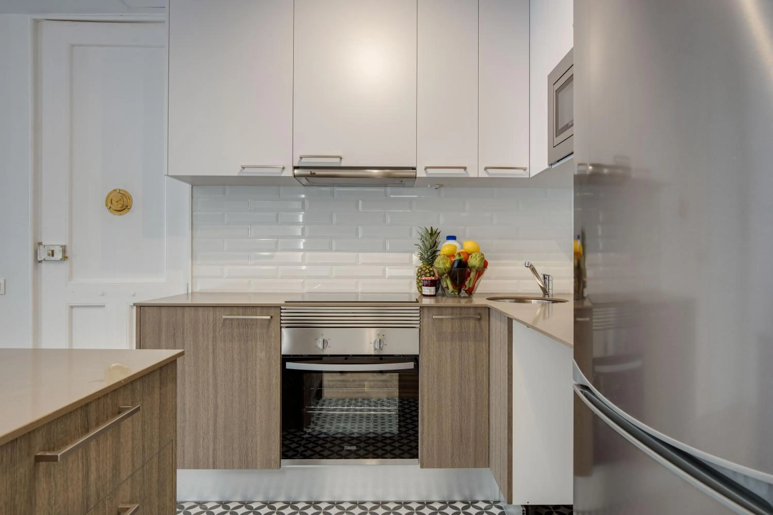 Kitchen or kitchenette in LucasLand Apartments Barcelona