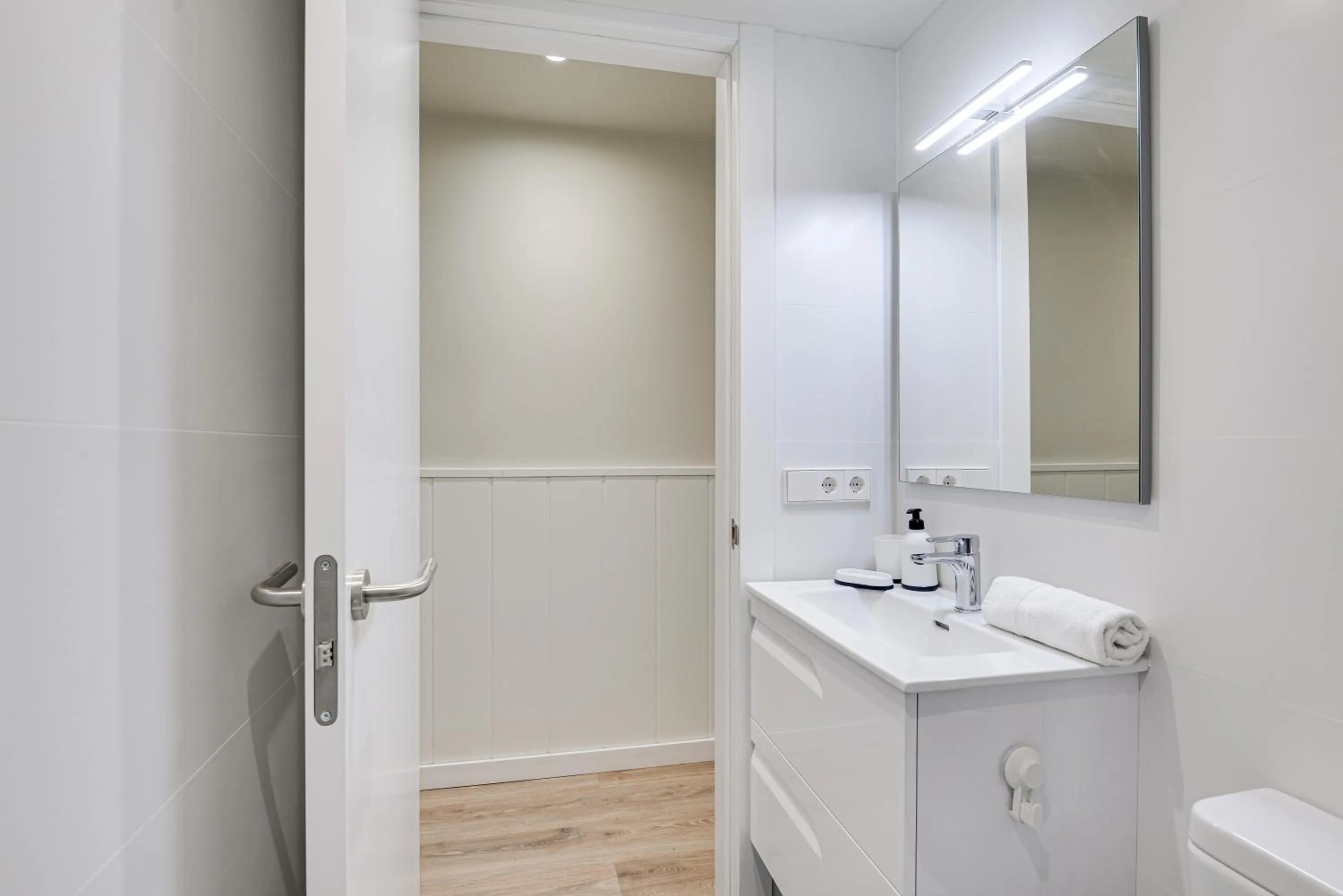 Bathroom in LucasLand Apartments Barcelona