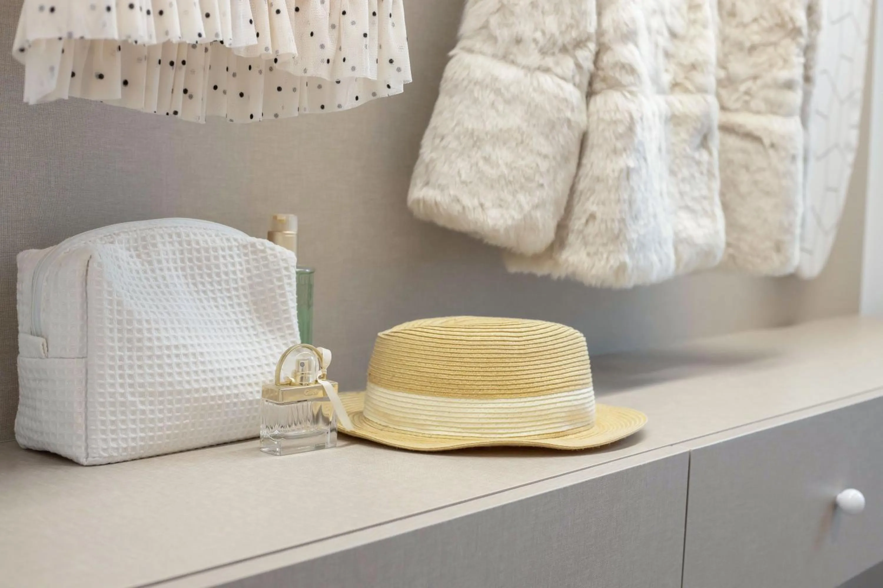 wardrobe in LucasLand Apartments Barcelona